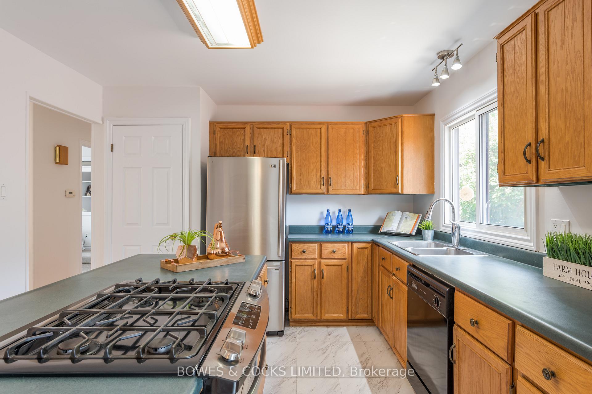 Photo 17 of 2233 Denure Drive, Peterborough, Monaghan Ward 2 — HOMEH