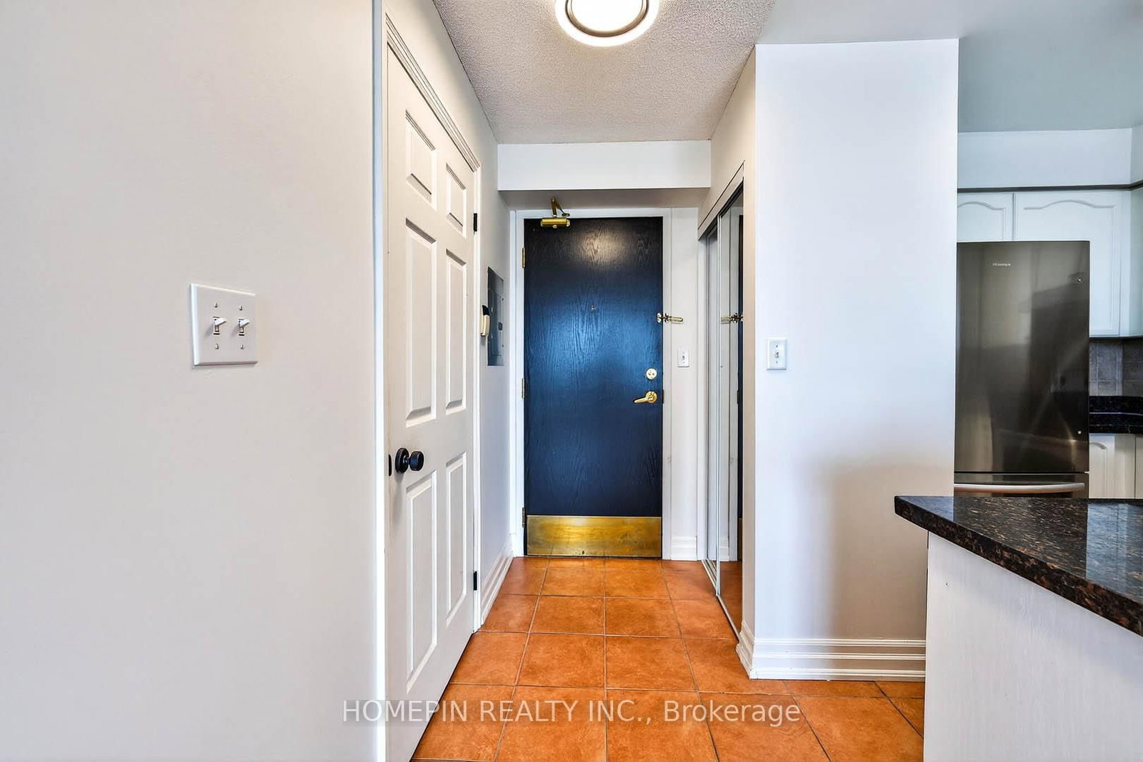 Photo 2 of Unit 1103, 39 Oneida Cres, Richmond Hill, Langstaff — HOMEH
