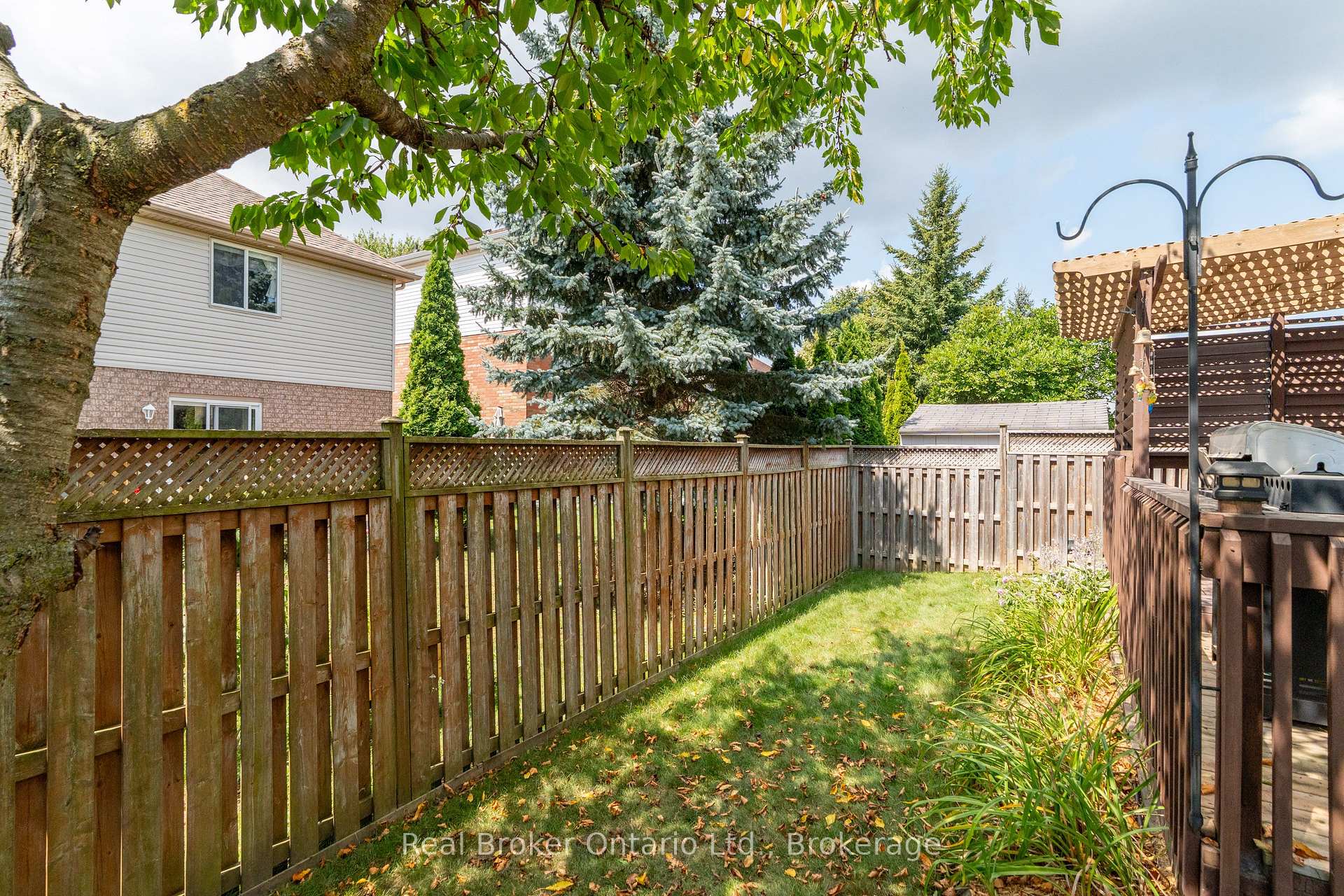 Photo 7 of 37 Borland Drive, Guelph, Clairfields/Hanlon Business Park — HOMEH
