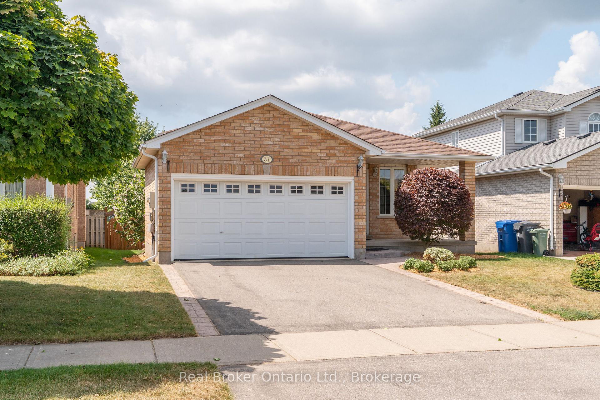 Photo 20 of 37 Borland Drive, Guelph, Clairfields/Hanlon Business Park — HOMEH