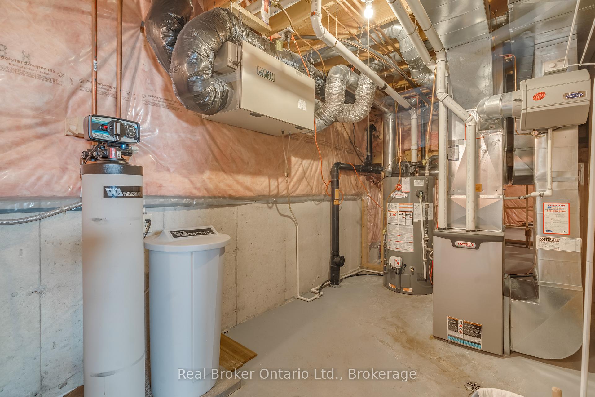 Photo 24 of 37 Borland Drive, Guelph, Clairfields/Hanlon Business Park — HOMEH