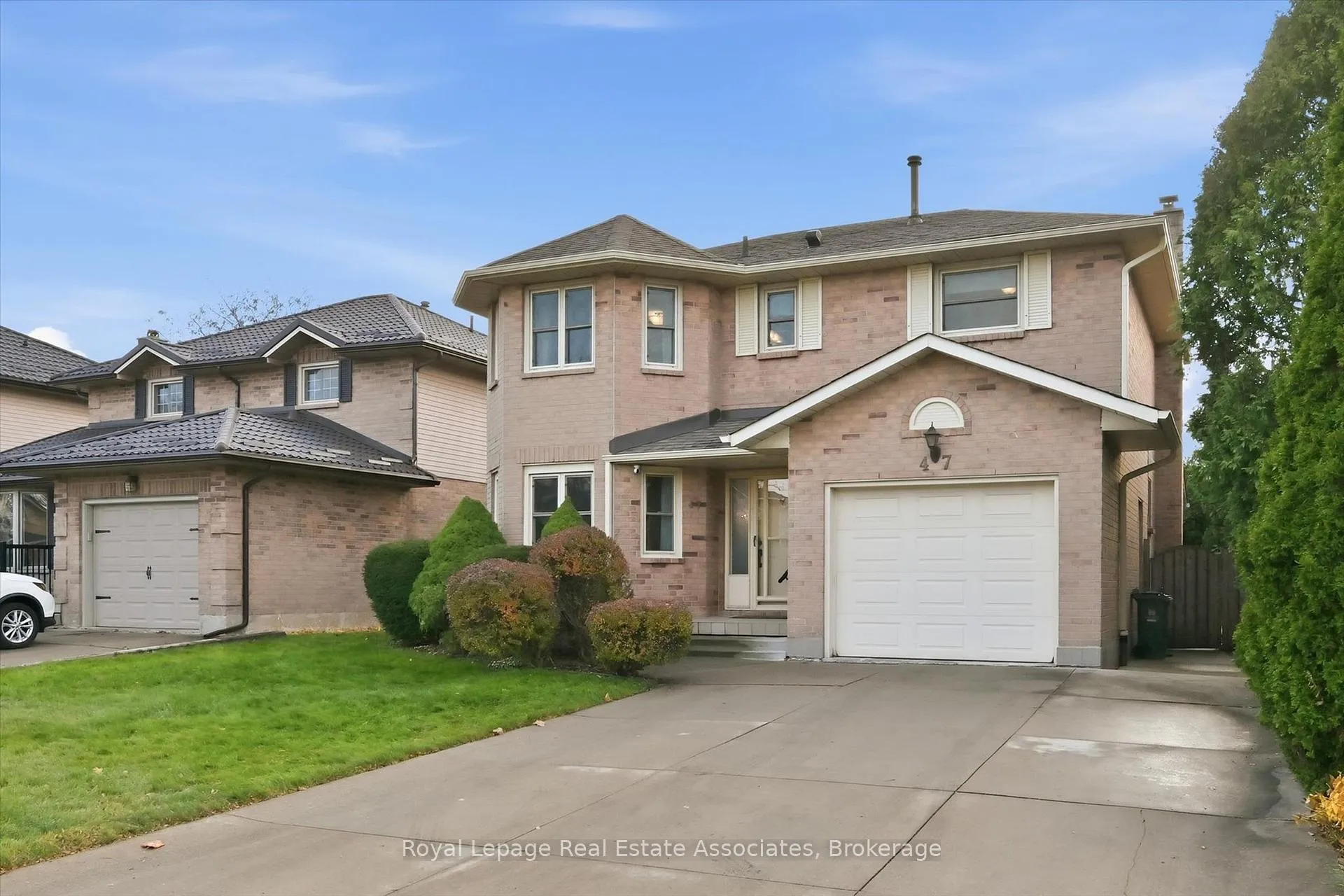 Photo 3 of 47 Elmira Drive, Hamilton, Fessenden — HOMEH