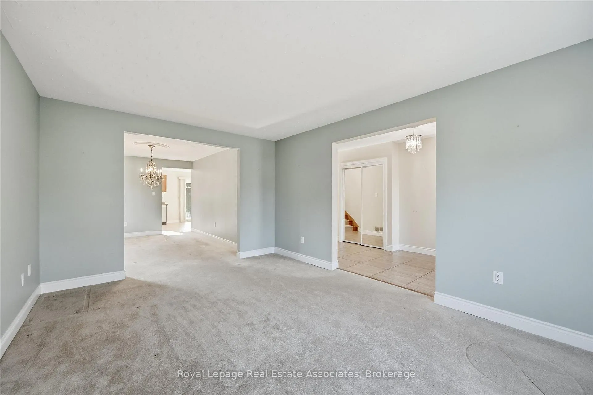 Photo 10 of 47 Elmira Drive, Hamilton, Fessenden — HOMEH