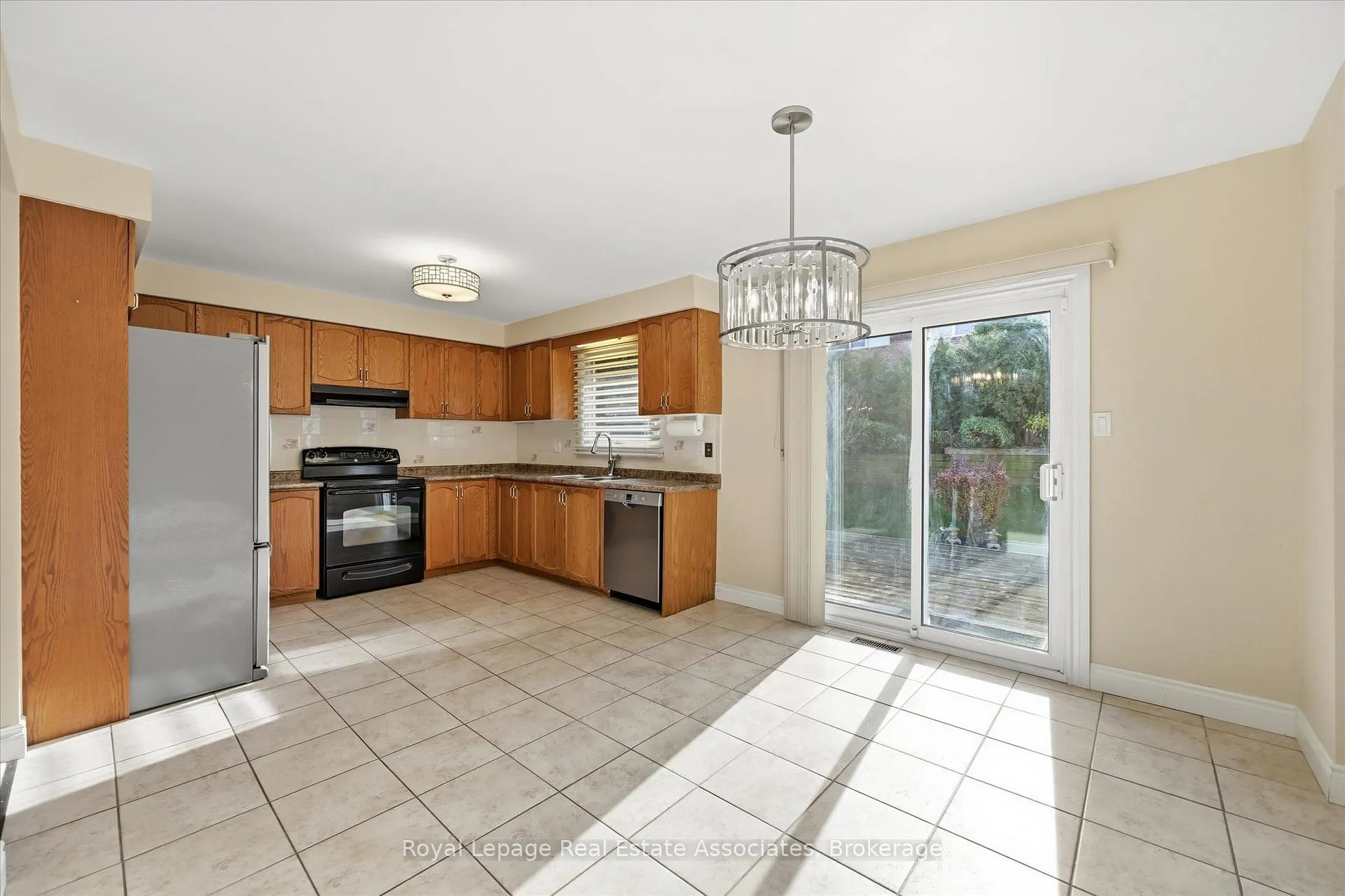 Photo 14 of 47 Elmira Drive, Hamilton, Fessenden — HOMEH