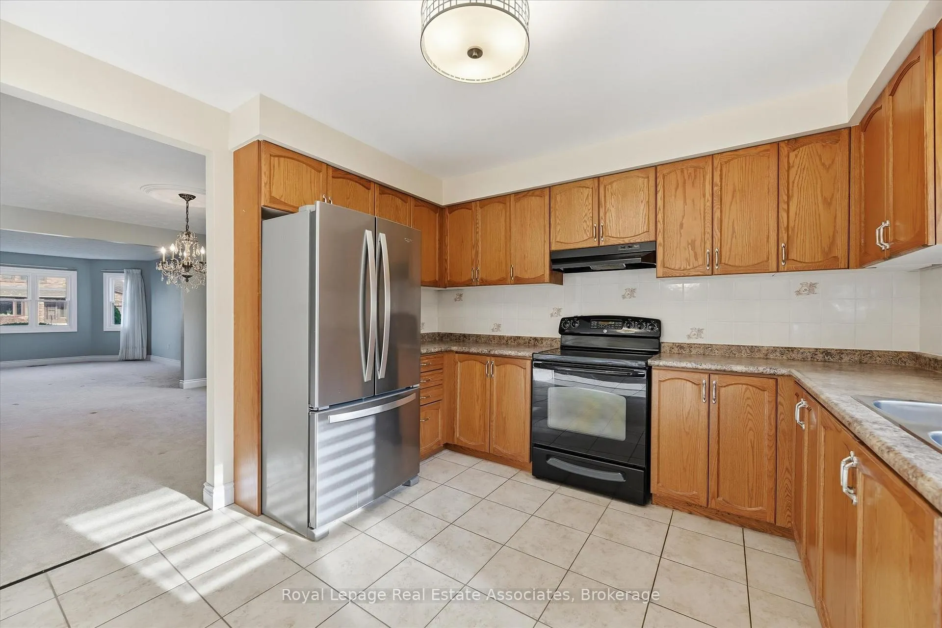 Photo 16 of 47 Elmira Drive, Hamilton, Fessenden — HOMEH