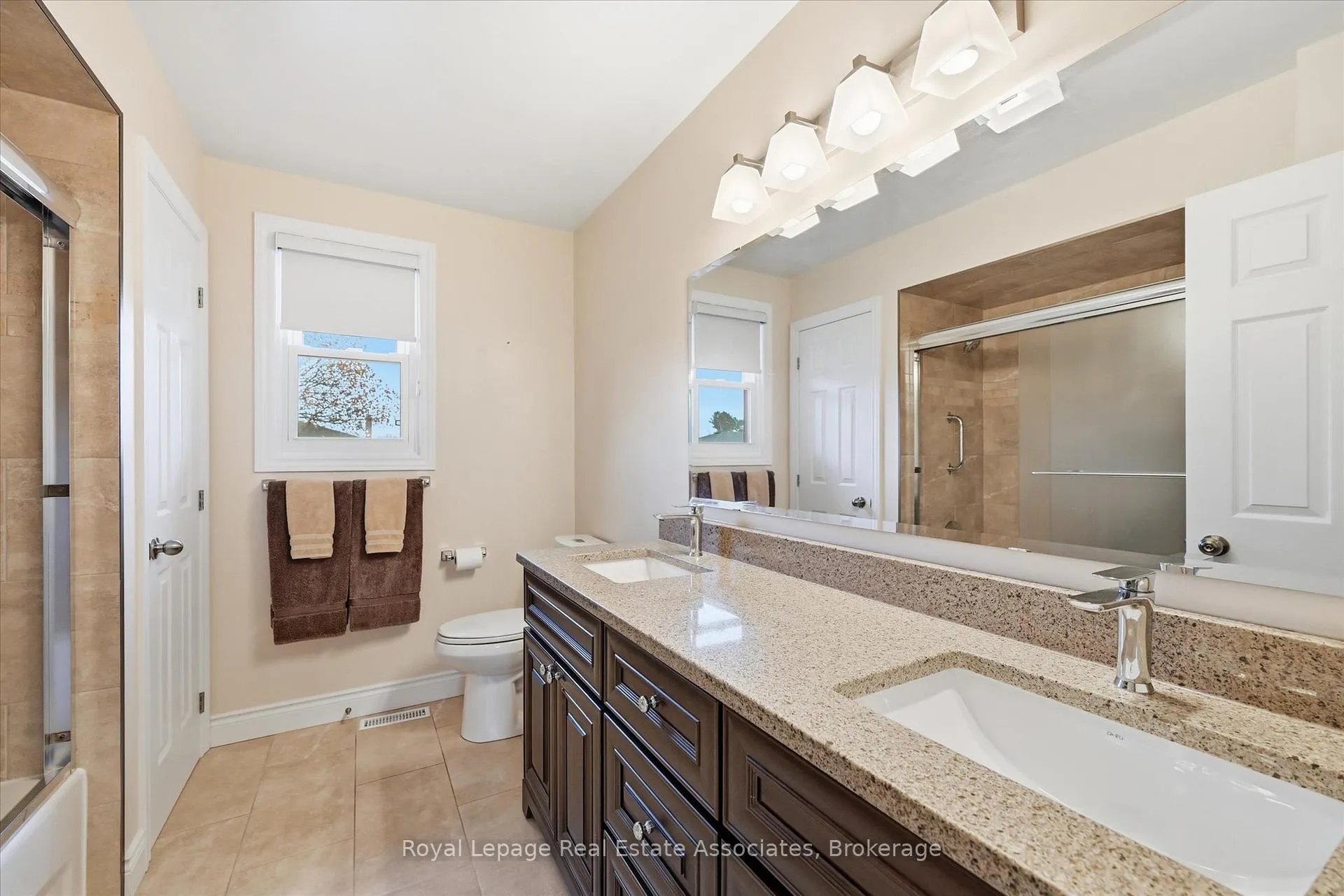 Photo 35 of 47 Elmira Drive, Hamilton, Fessenden — HOMEH