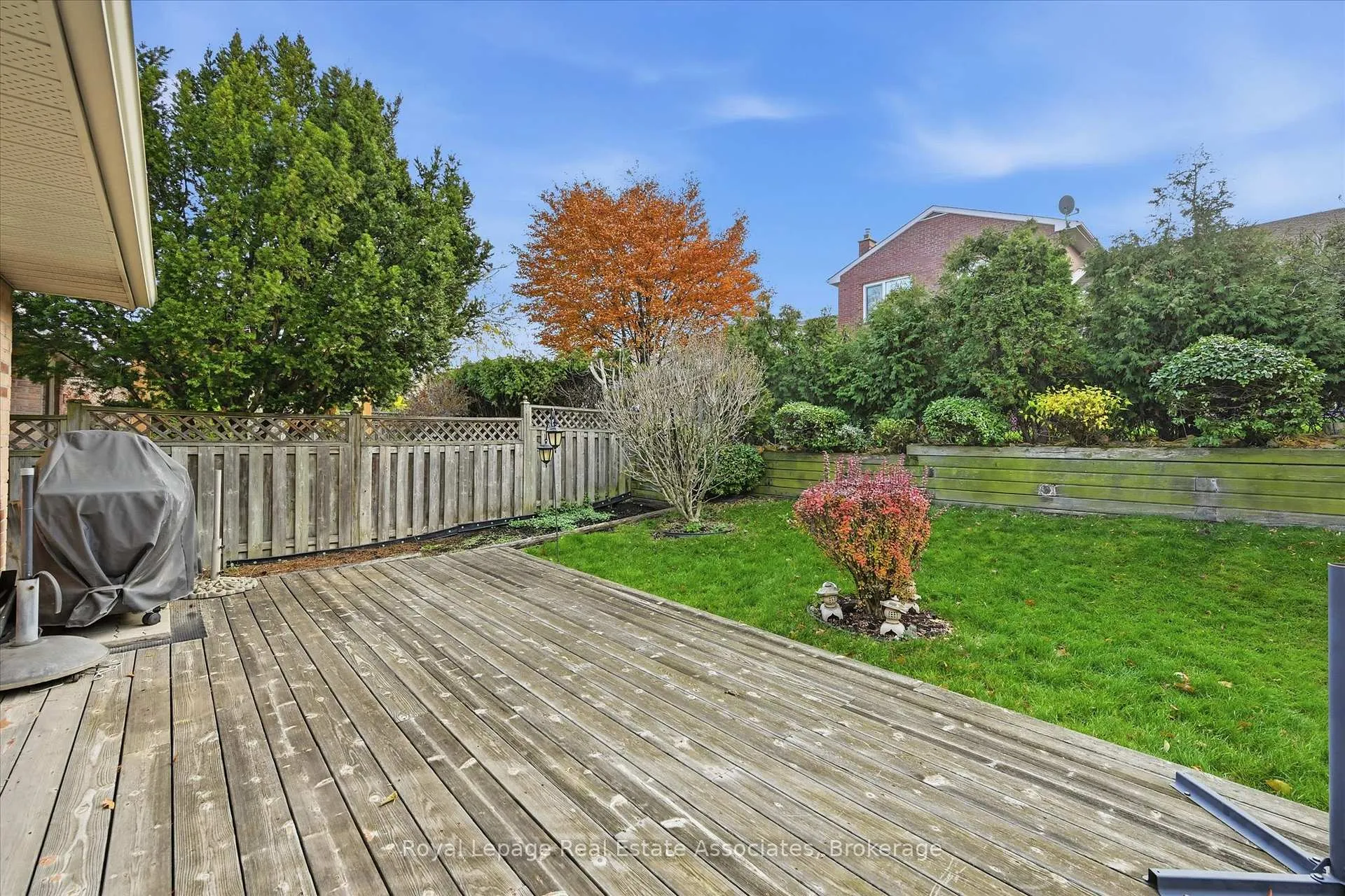 Photo 40 of 47 Elmira Drive, Hamilton, Fessenden — HOMEH