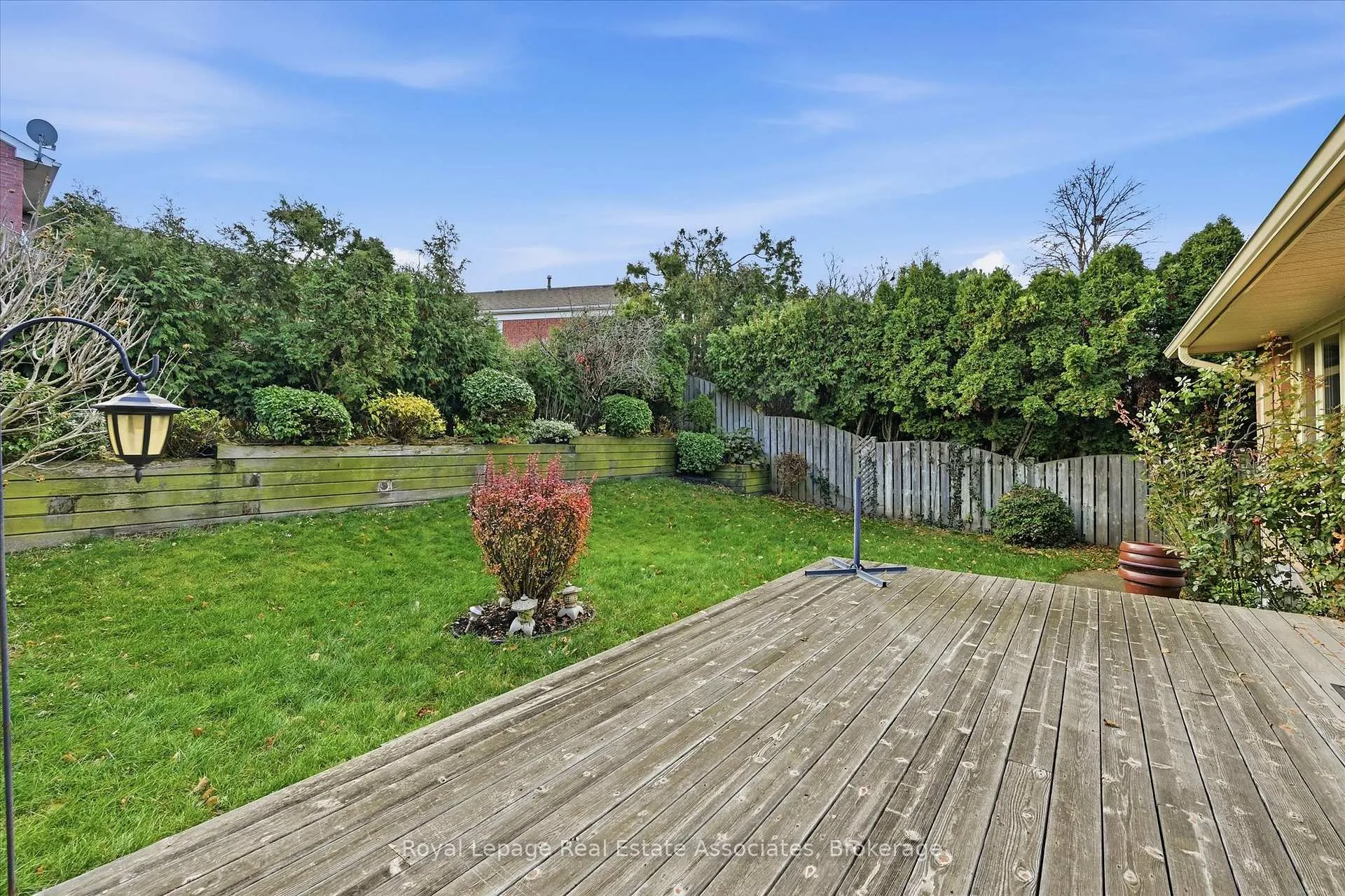Photo 42 of 47 Elmira Drive, Hamilton, Fessenden — HOMEH
