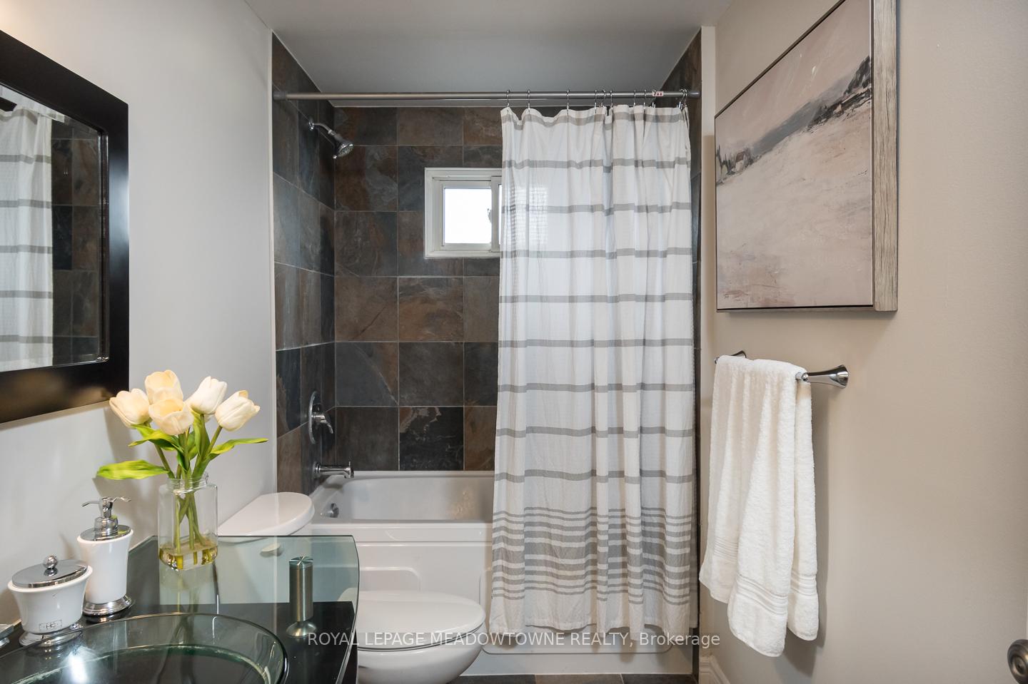 Photo 34 of 586 Hayward Crescent, Milton, Timberlea — HOMEH
