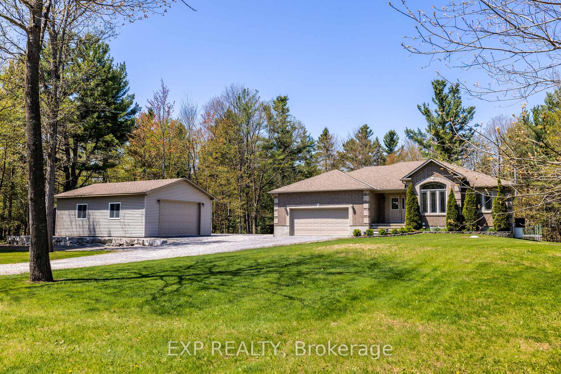 Photo 2 of 122 Irish Street, Beckwith, Beckwith Twp — HOMEH