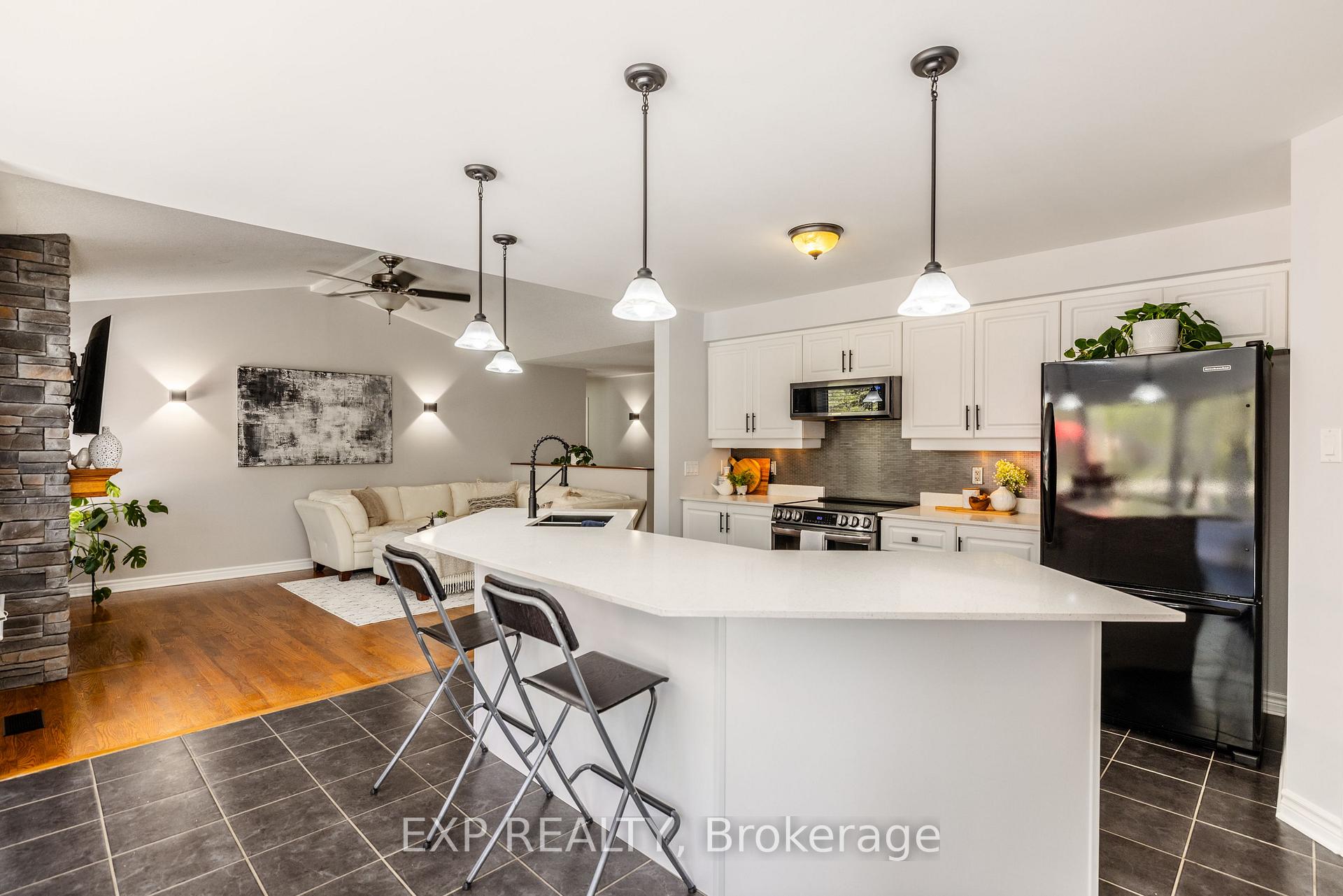 Photo 7 of 122 Irish Street, Beckwith, Beckwith Twp — HOMEH