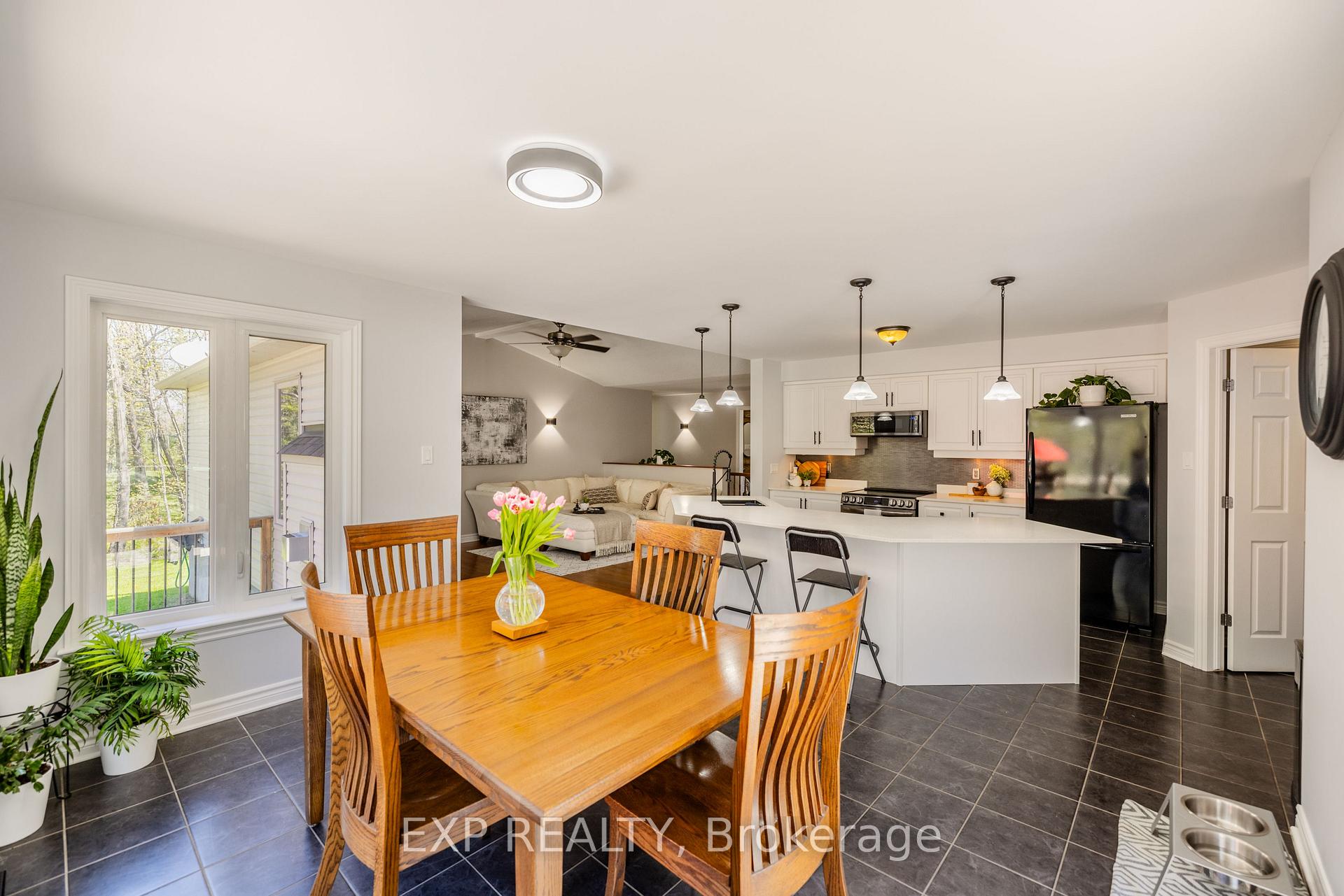 Photo 8 of 122 Irish Street, Beckwith, Beckwith Twp — HOMEH