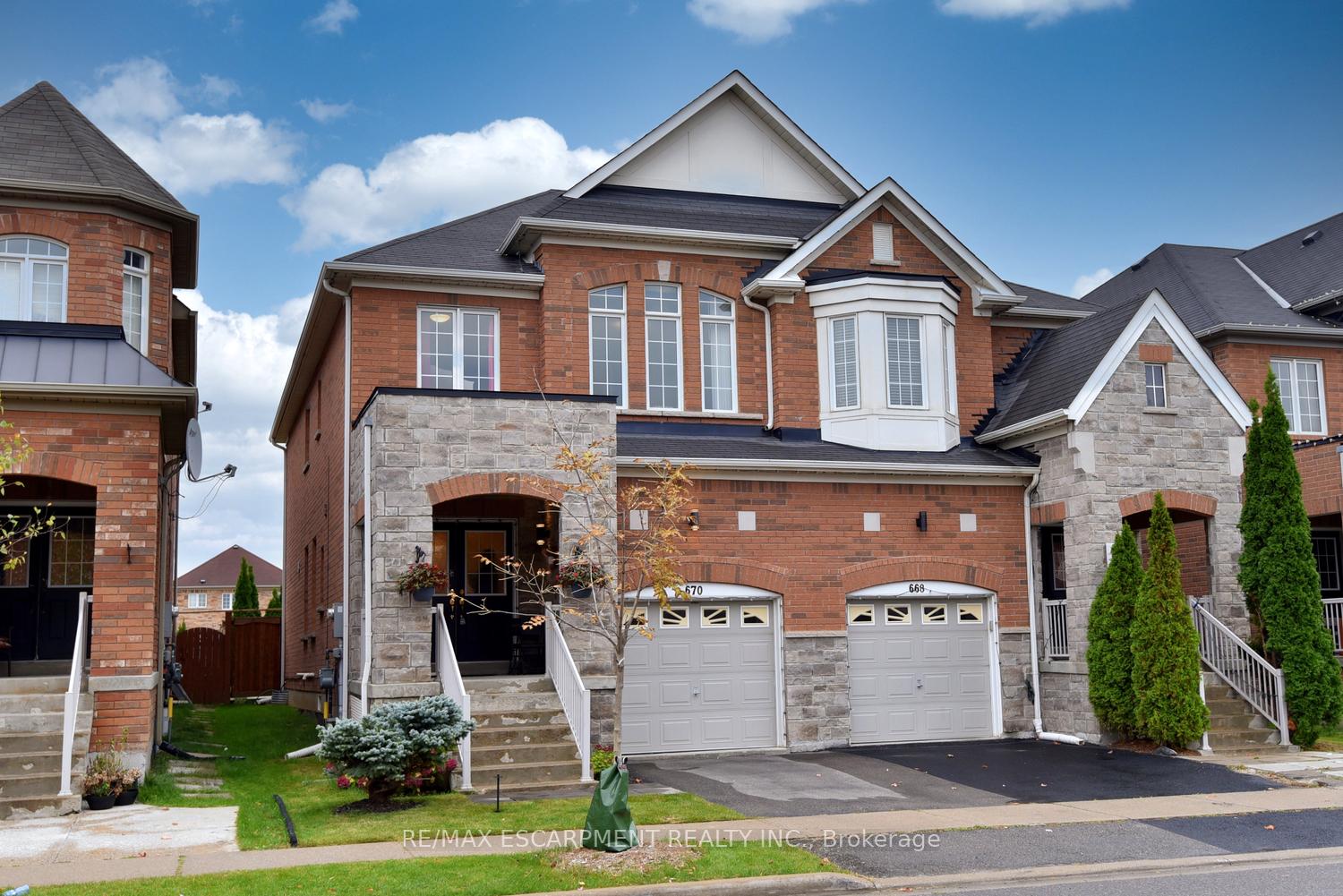 Photo 5 of 670 Lott Crescent, Milton, Coates — HOMEH