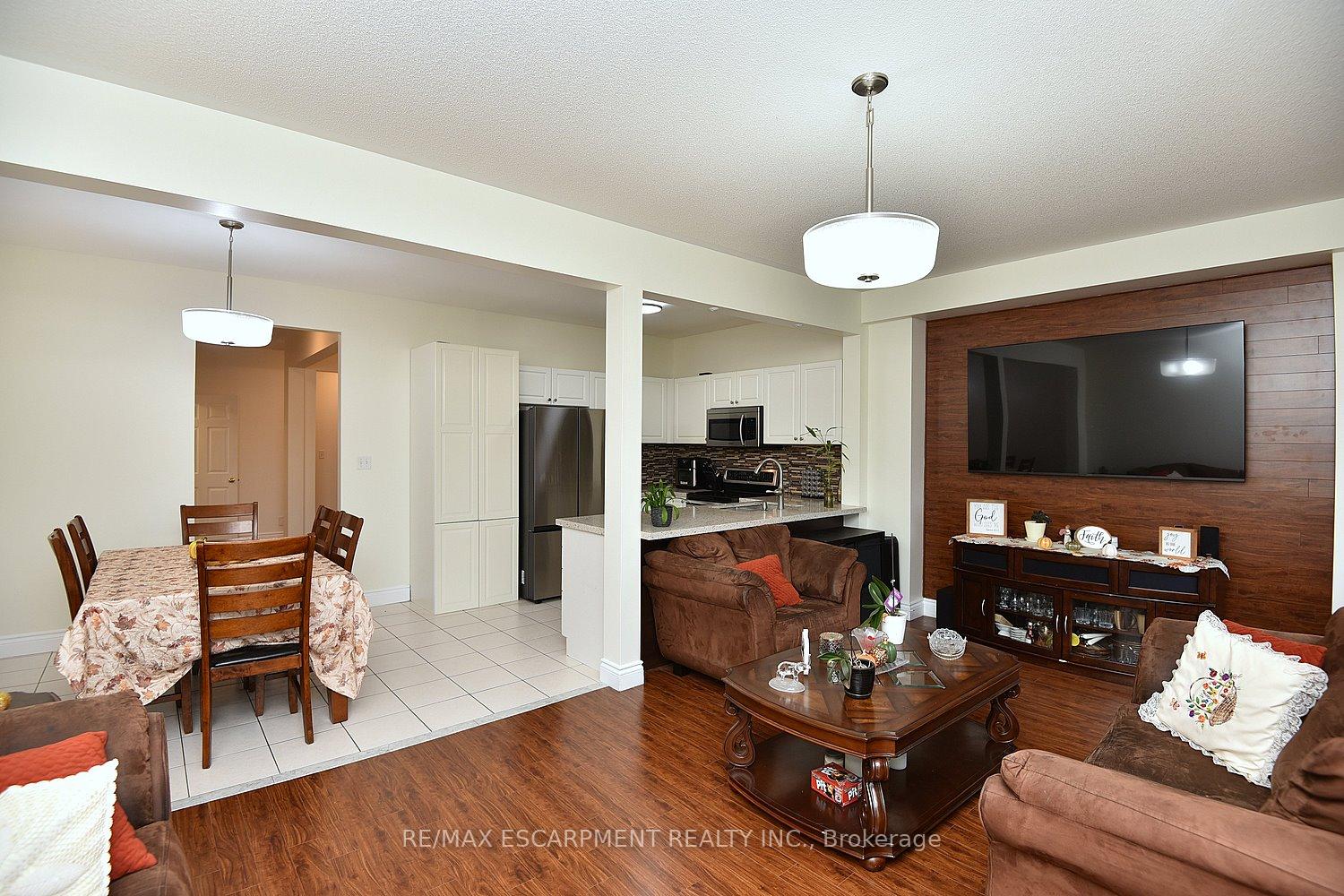 Photo 22 of 670 Lott Crescent, Milton, Coates — HOMEH