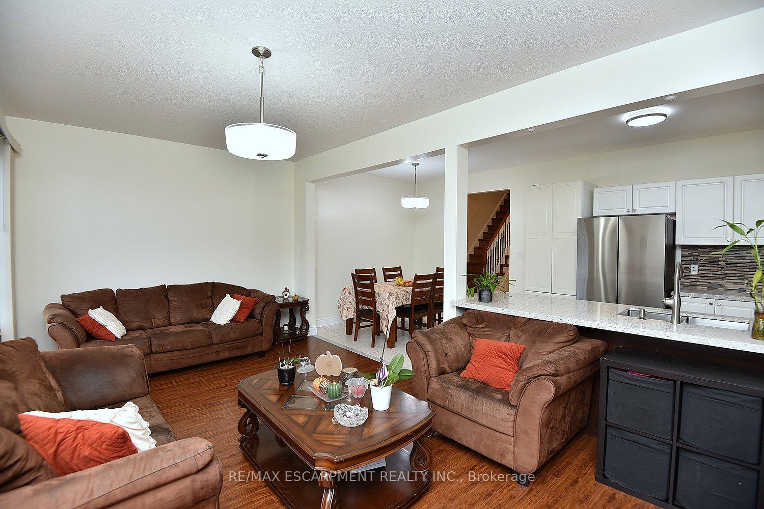 Photo 23 of 670 Lott Crescent, Milton, Coates — HOMEH
