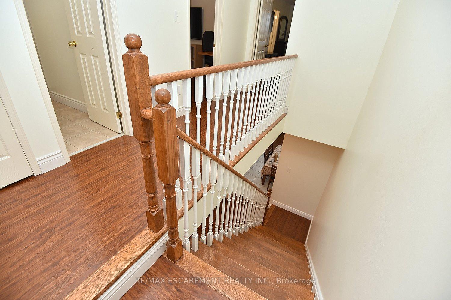 Photo 25 of 670 Lott Crescent, Milton, Coates — HOMEH