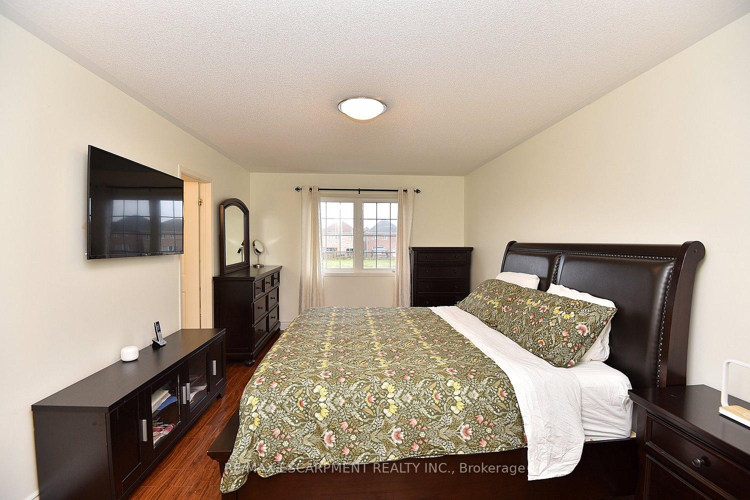 Photo 28 of 670 Lott Crescent, Milton, Coates — HOMEH