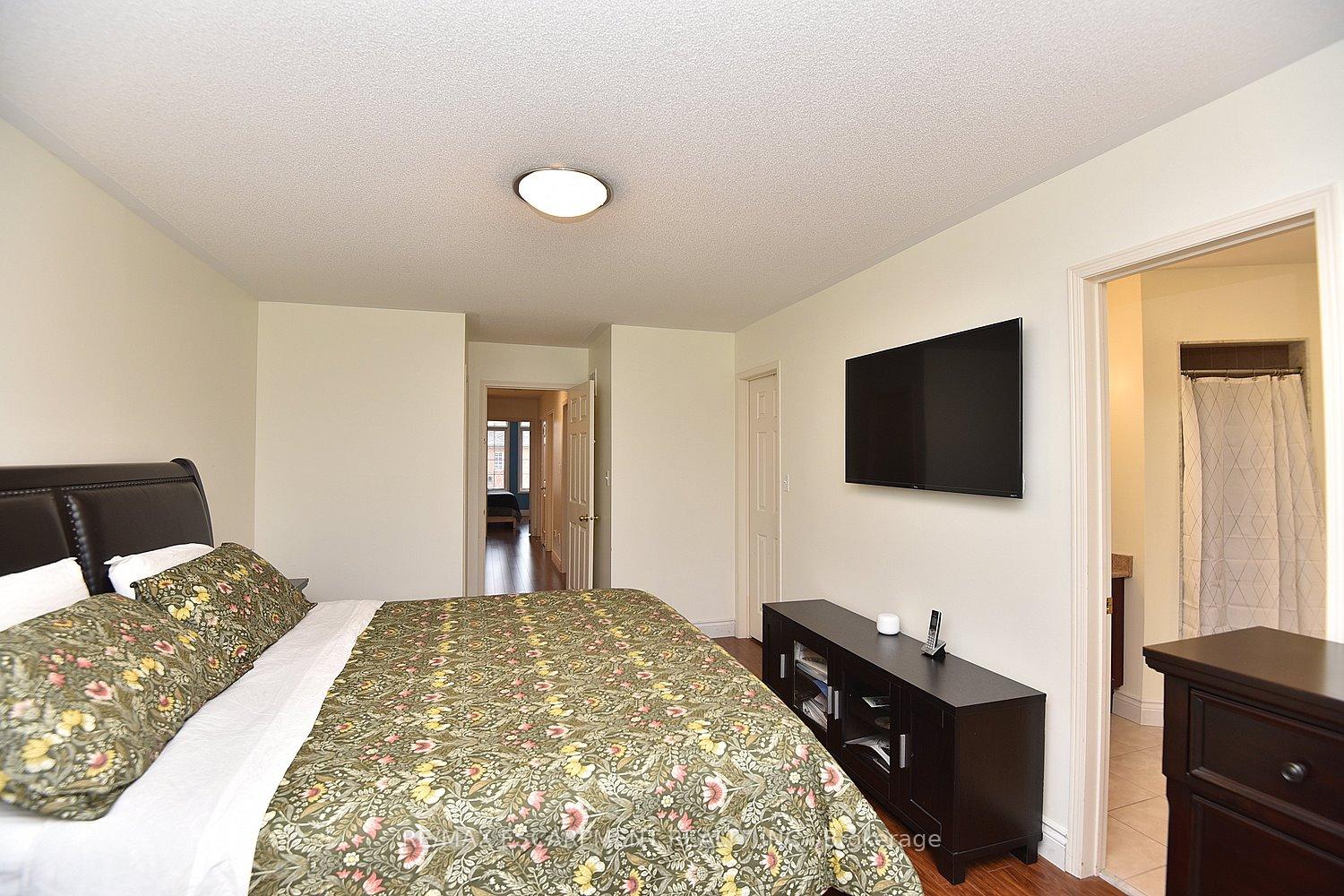 Photo 29 of 670 Lott Crescent, Milton, Coates — HOMEH