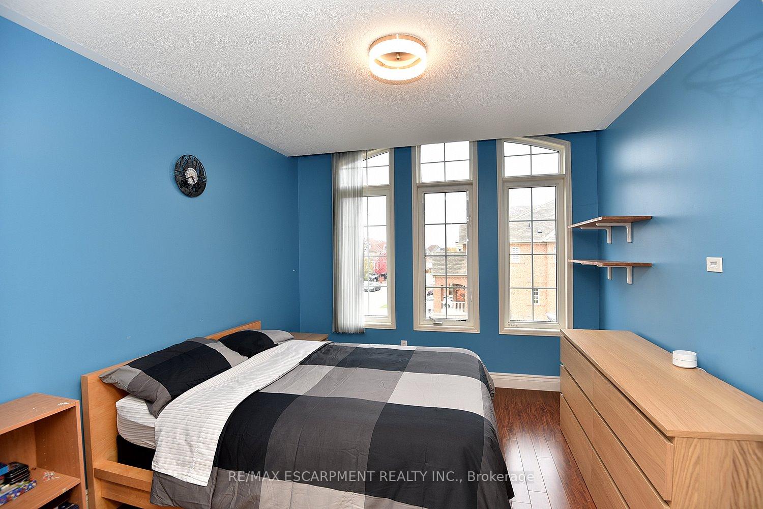 Photo 31 of 670 Lott Crescent, Milton, Coates — HOMEH
