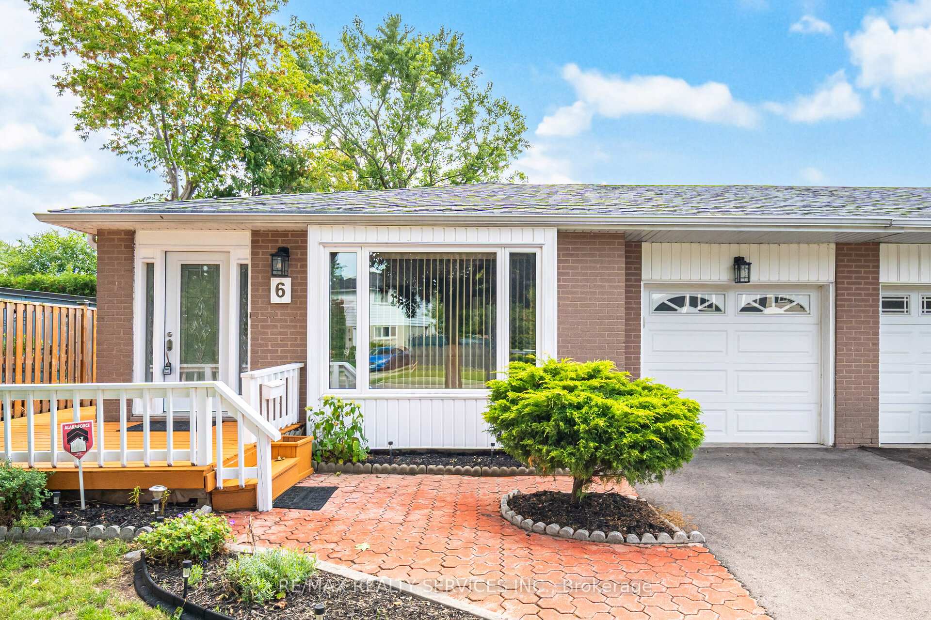 Front of 6 Glenmore Crescent