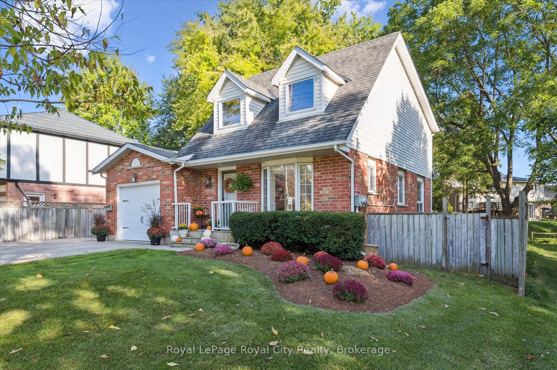 Photo 2 of 586 Kortright Road W, Guelph, Kortright West — HOMEH