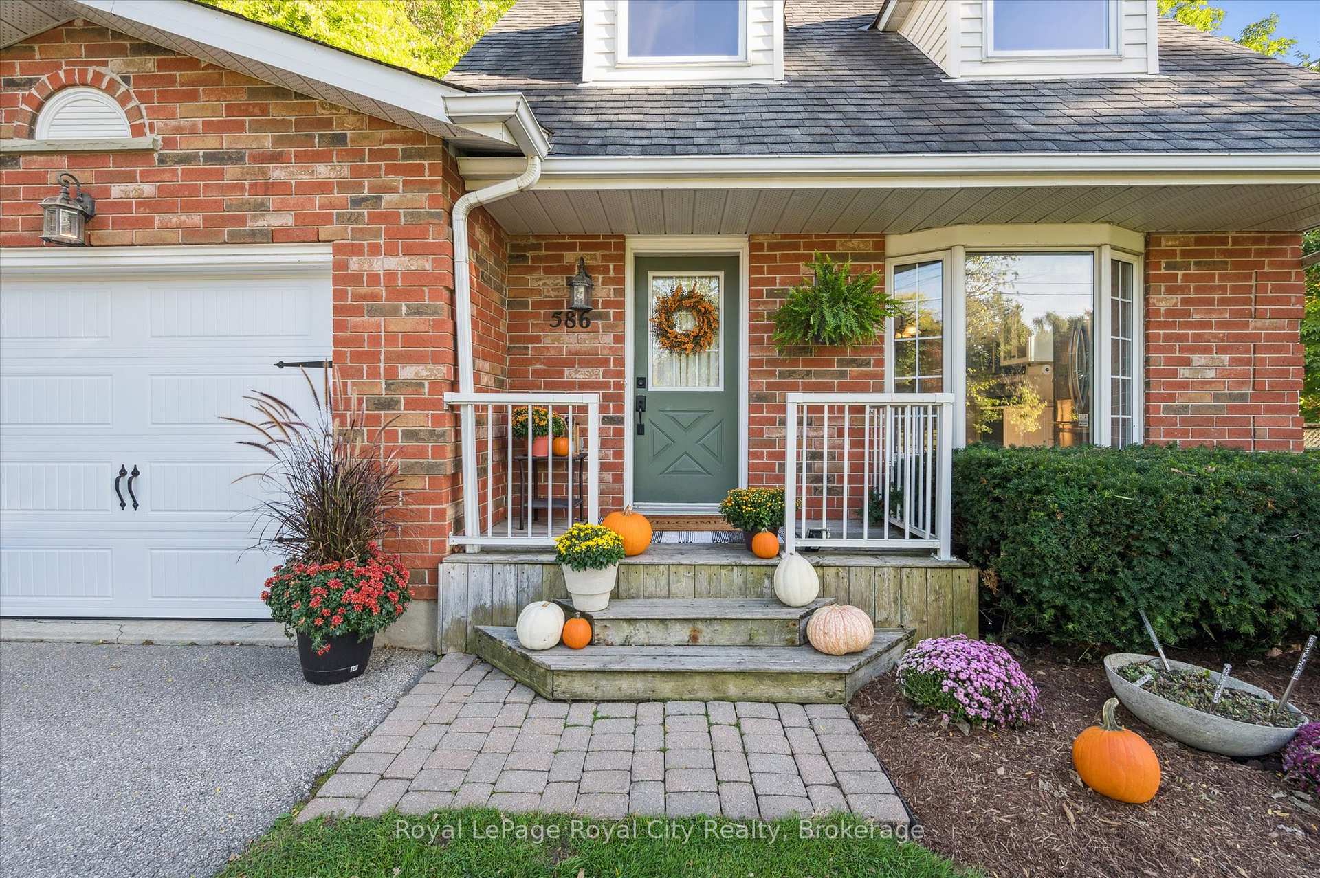 Photo 3 of 586 Kortright Road W, Guelph, Kortright West — HOMEH