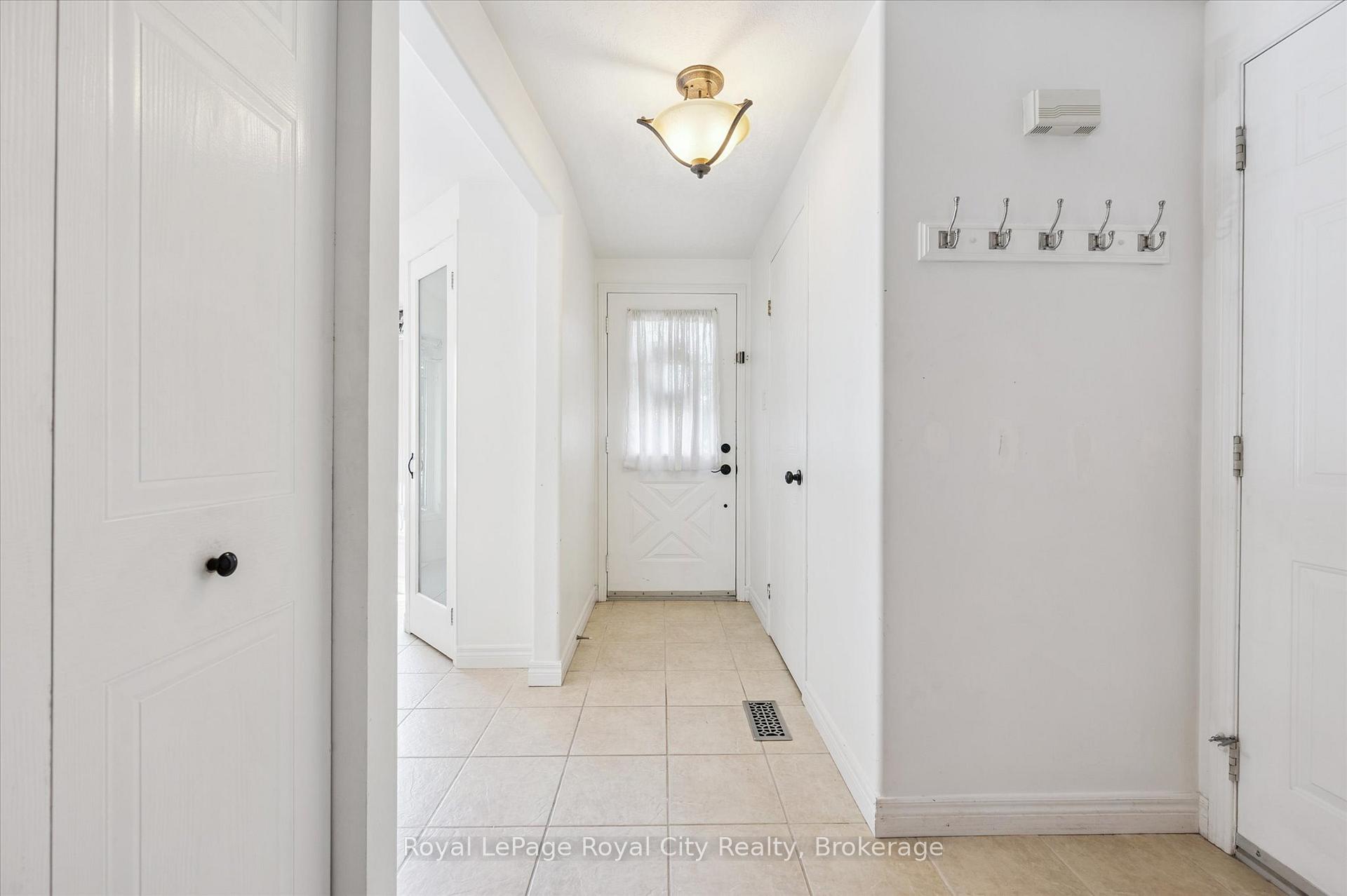 Photo 5 of 586 Kortright Road W, Guelph, Kortright West — HOMEH