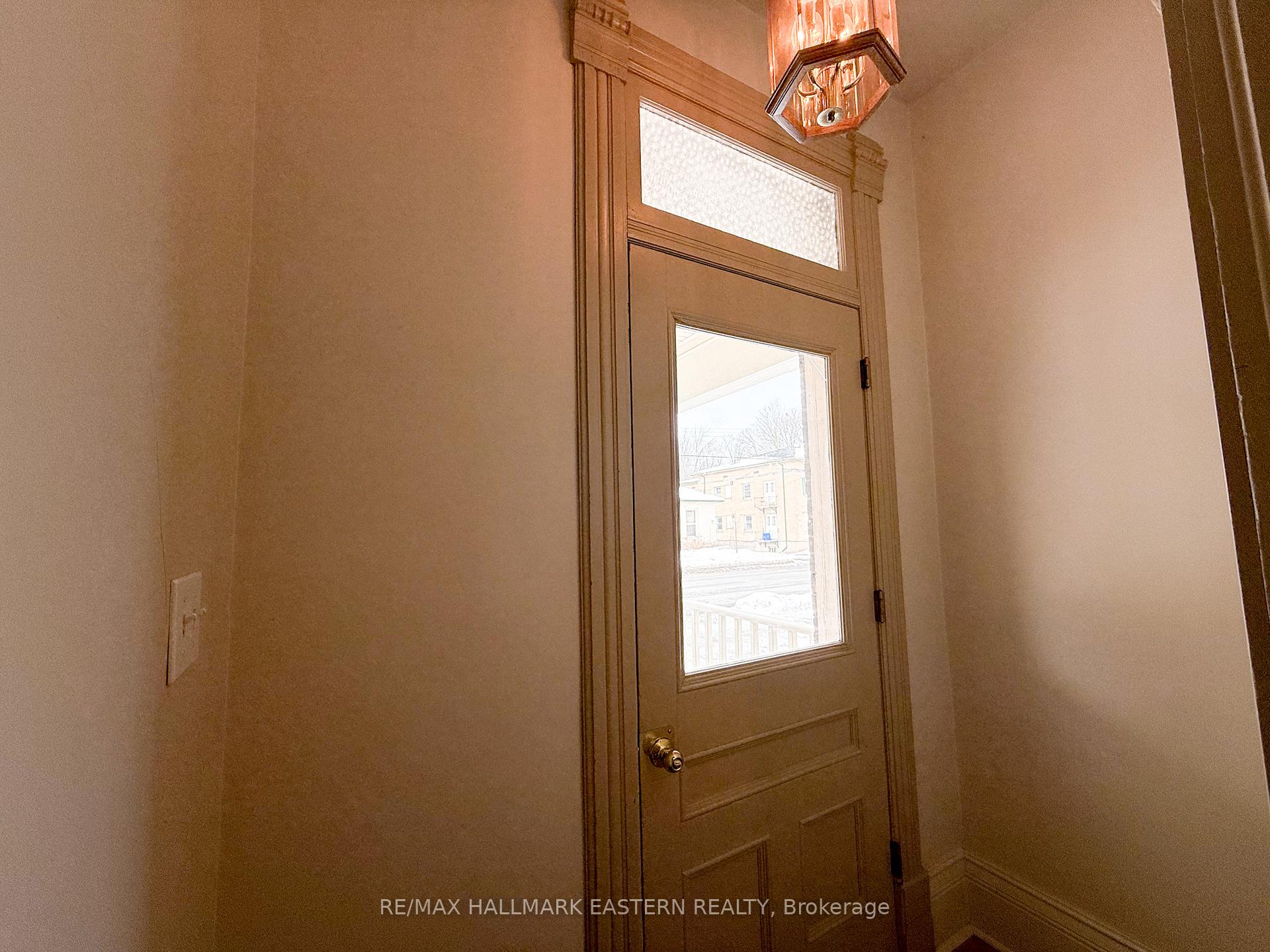 Photo 3 of 734 George Street N, Peterborough, Northcrest Ward 5 — HOMEH