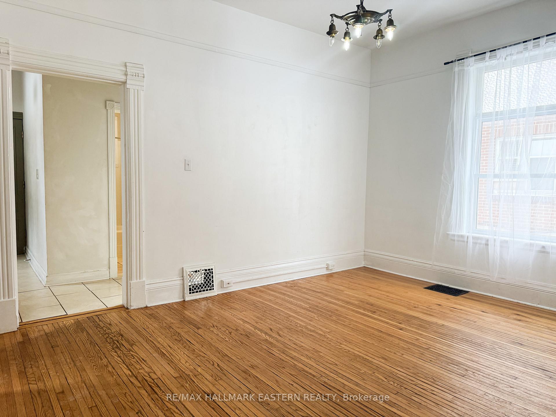 Photo 5 of 734 George Street N, Peterborough, Northcrest Ward 5 — HOMEH