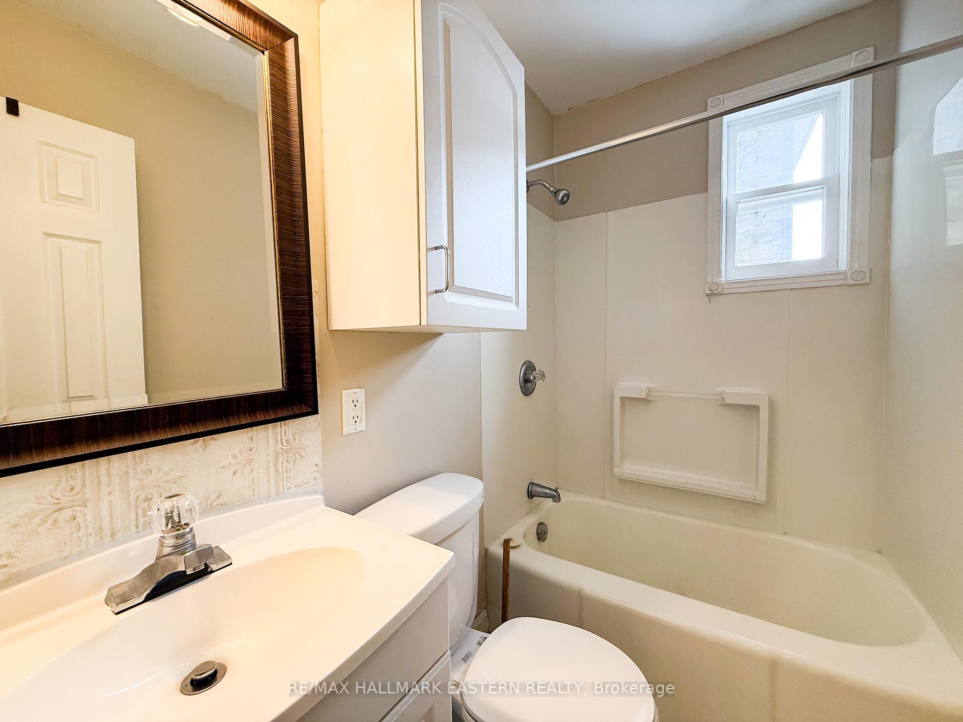 Photo 13 of 734 George Street N, Peterborough, Northcrest Ward 5 — HOMEH