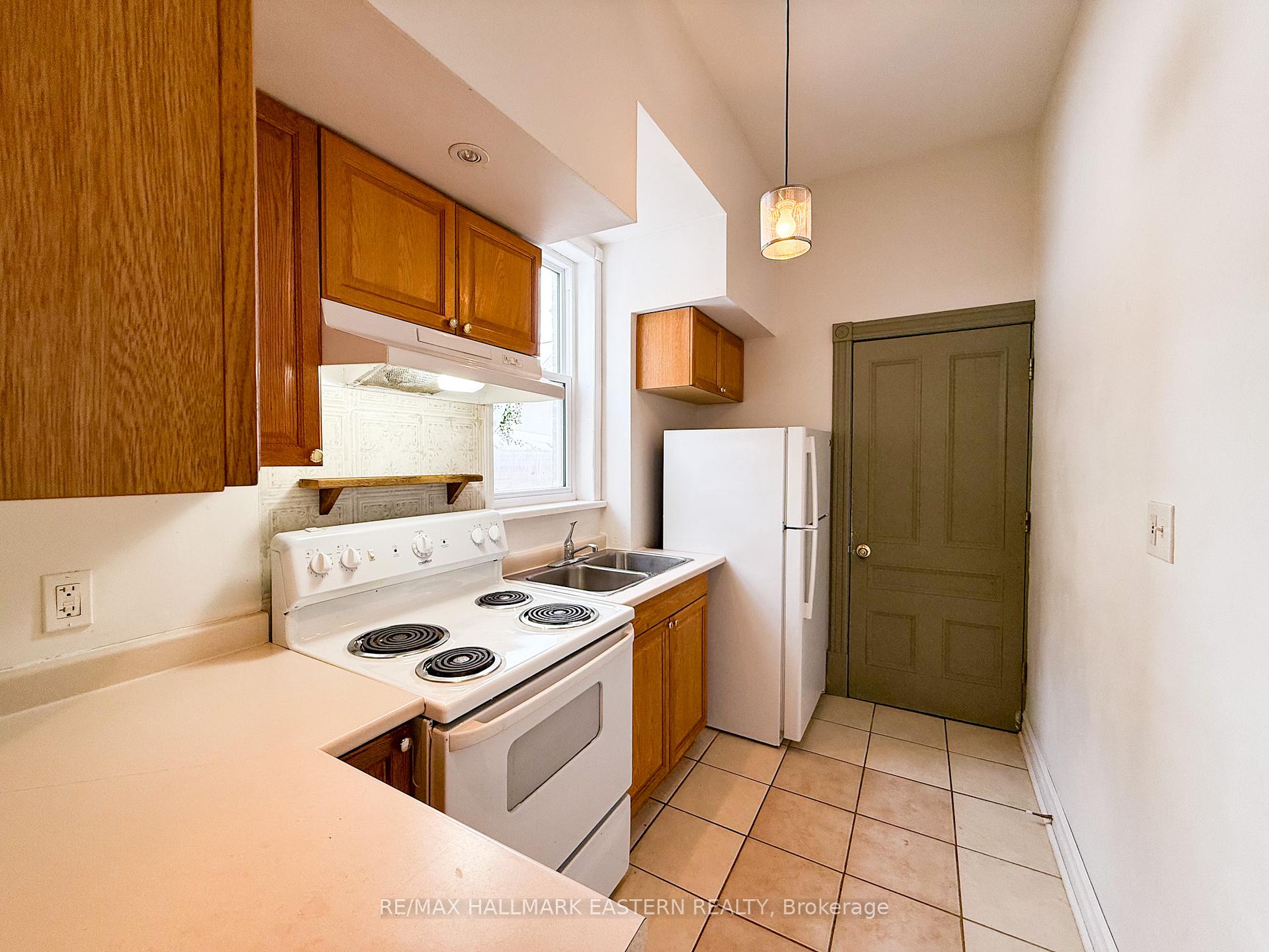 Photo 15 of 734 George Street N, Peterborough, Northcrest Ward 5 — HOMEH