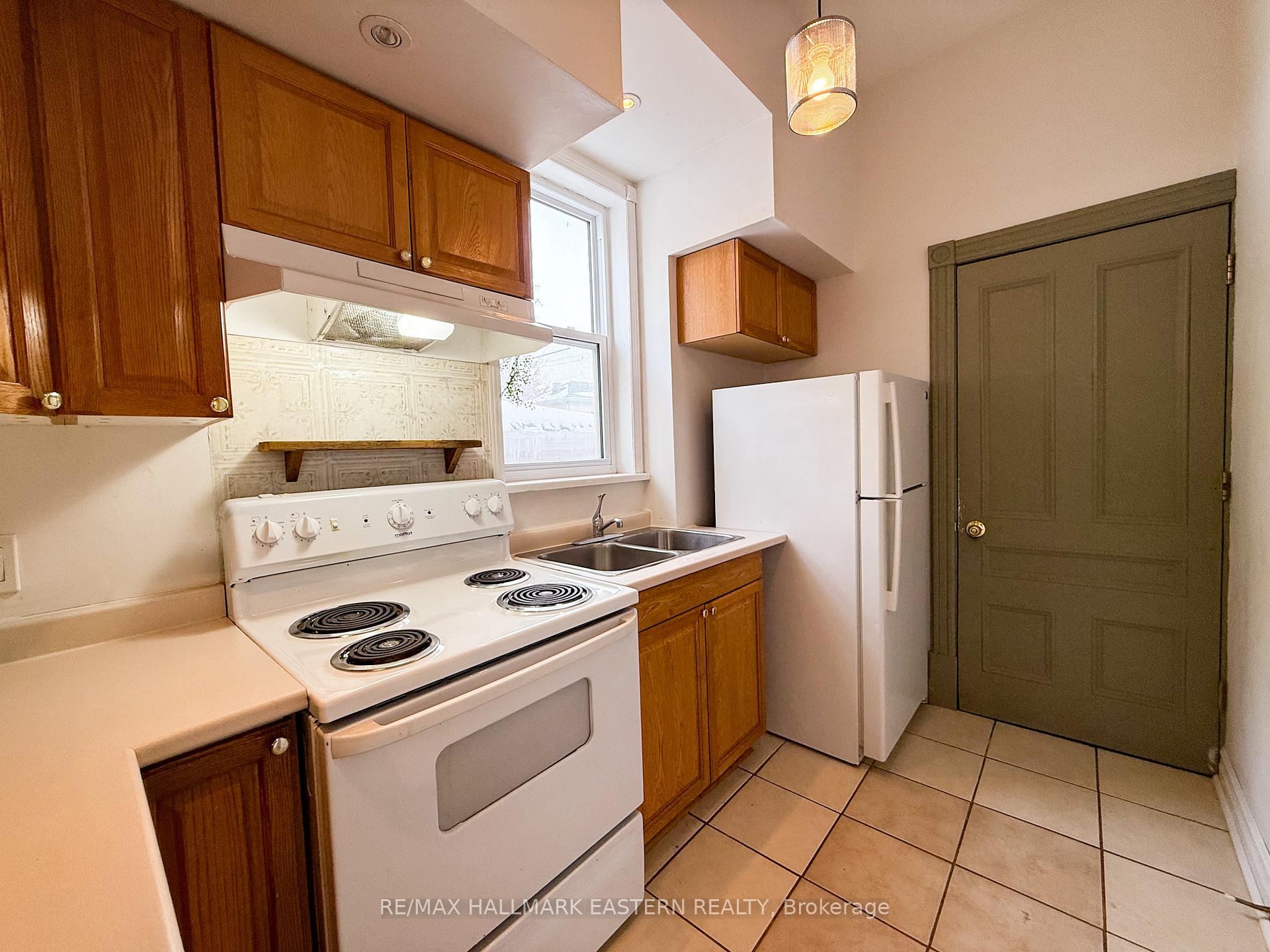 Photo 16 of 734 George Street N, Peterborough, Northcrest Ward 5 — HOMEH