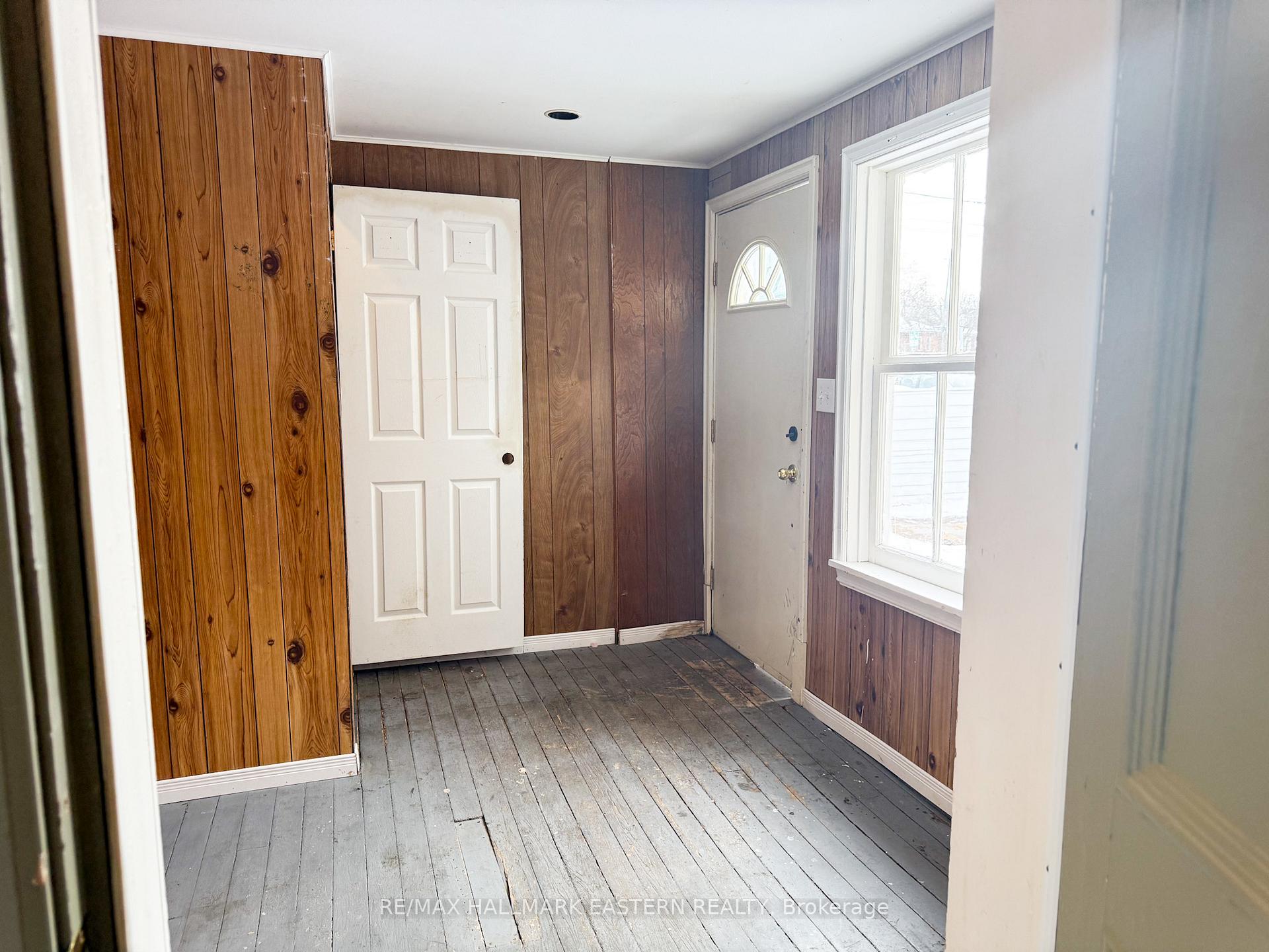 Photo 19 of 734 George Street N, Peterborough, Northcrest Ward 5 — HOMEH