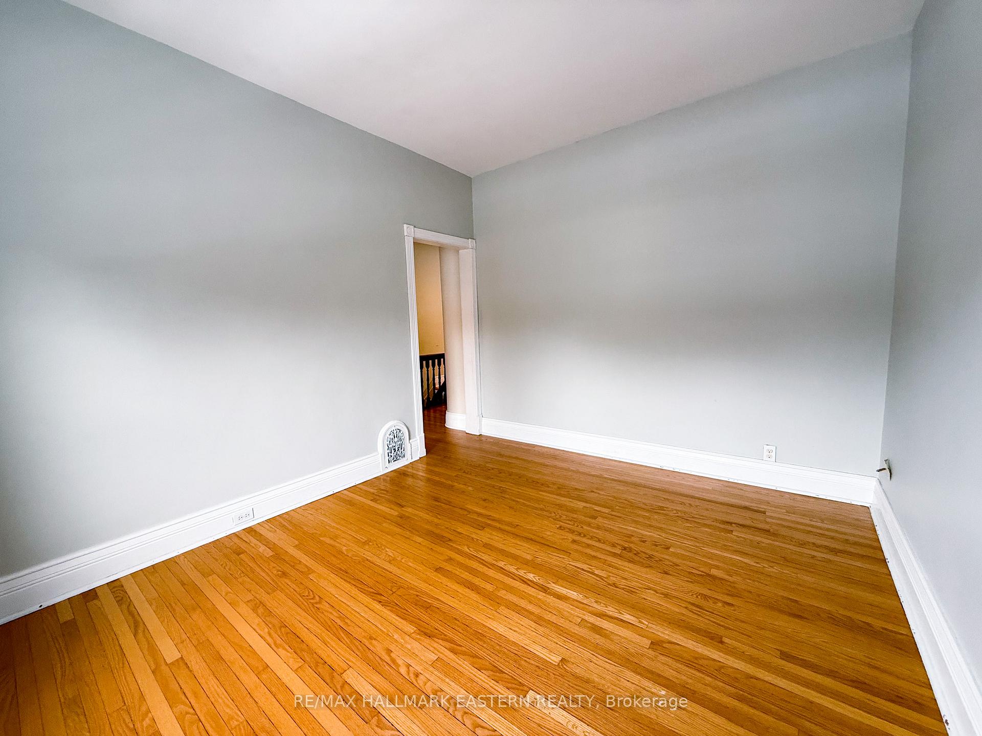 Photo 26 of 734 George Street N, Peterborough, Northcrest Ward 5 — HOMEH