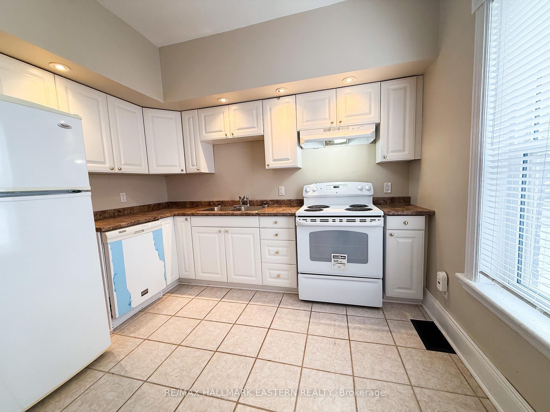 Photo 32 of 734 George Street N, Peterborough, Northcrest Ward 5 — HOMEH