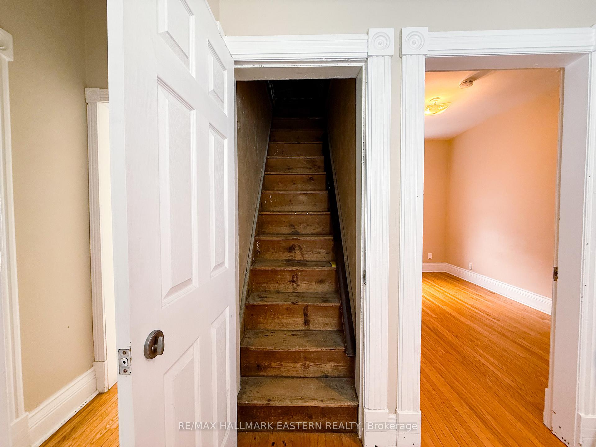 Photo 33 of 734 George Street N, Peterborough, Northcrest Ward 5 — HOMEH