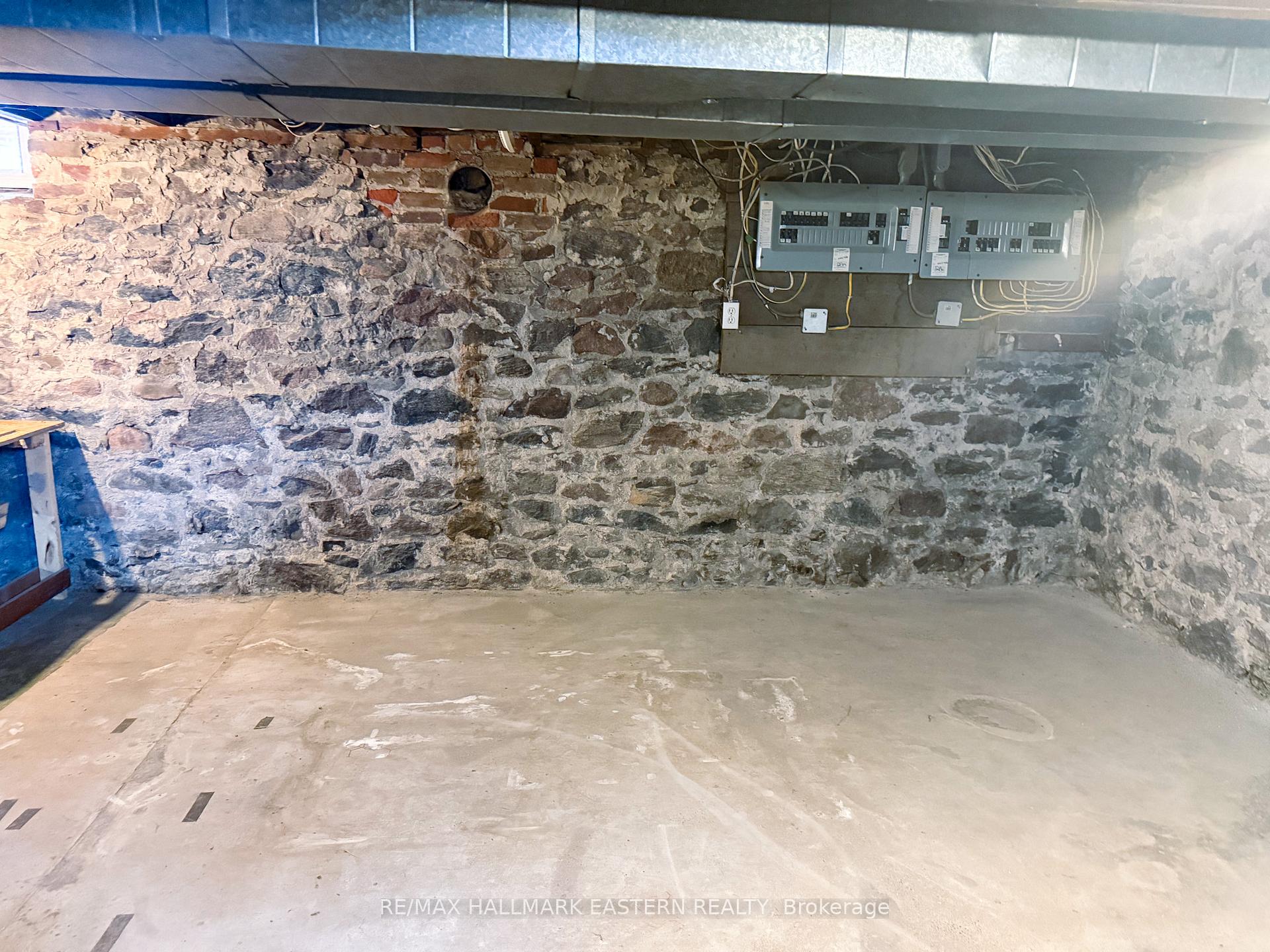 Photo 38 of 734 George Street N, Peterborough, Northcrest Ward 5 — HOMEH