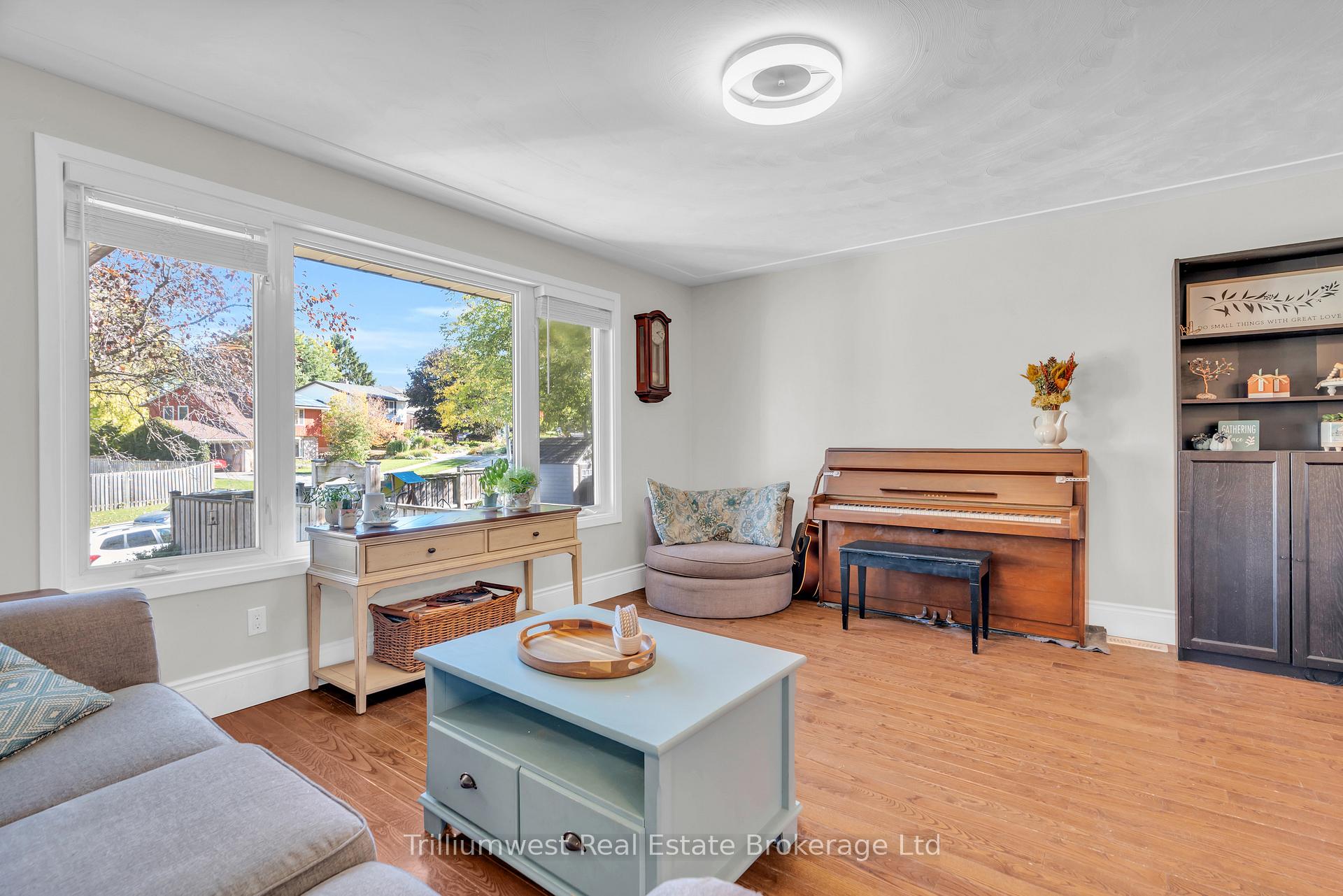 Photo 7 of 3 Blueridge Court, Guelph, Willow West/Sugarbush/West Acres — HOMEH