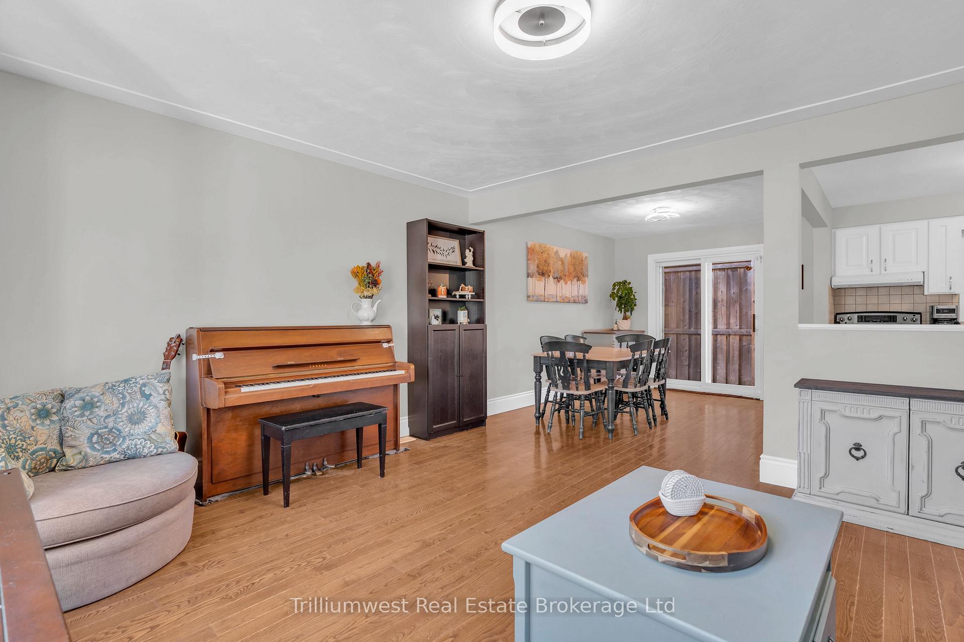 Photo 8 of 3 Blueridge Court, Guelph, Willow West/Sugarbush/West Acres — HOMEH
