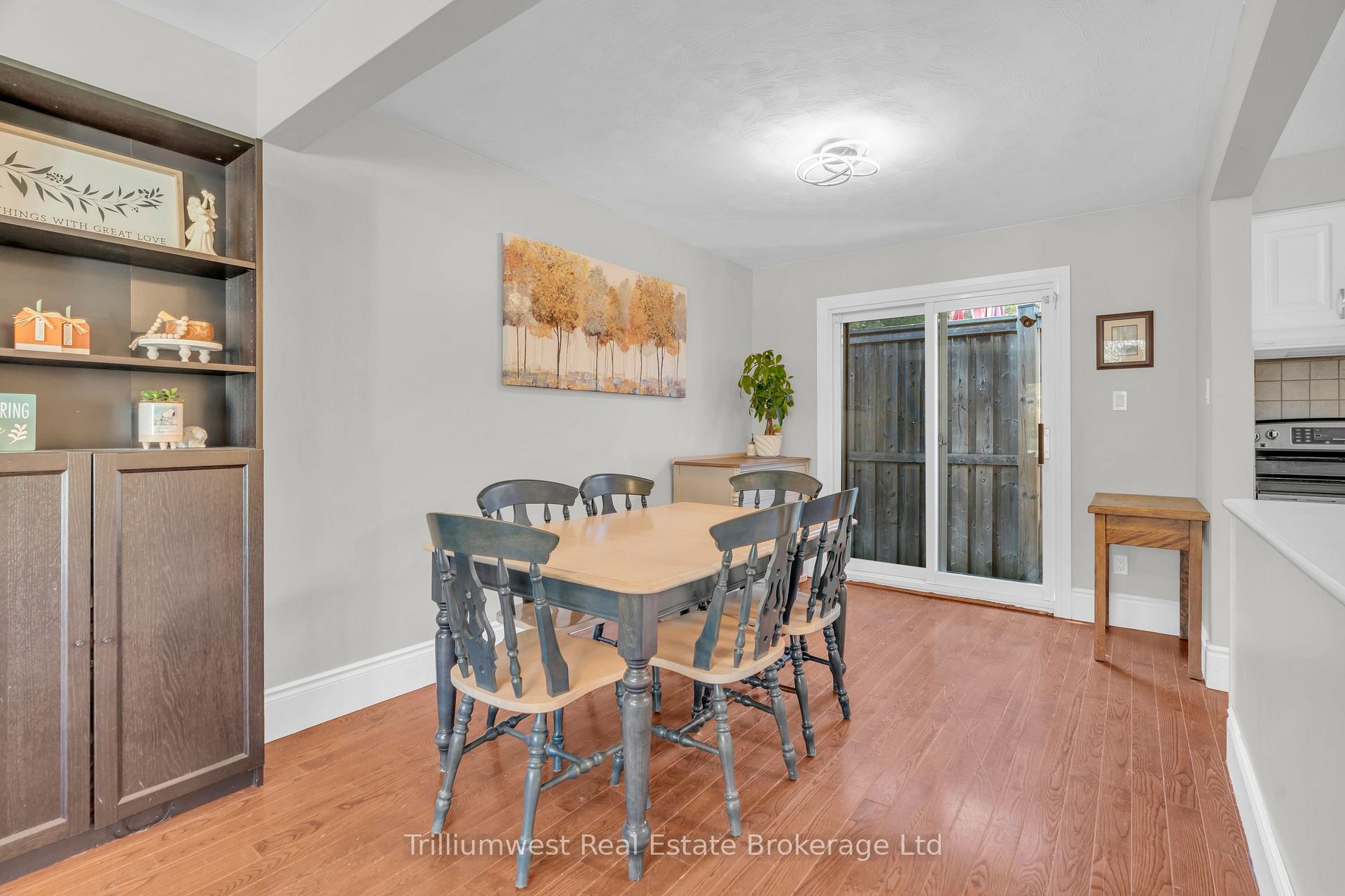 Photo 10 of 3 Blueridge Court, Guelph, Willow West/Sugarbush/West Acres — HOMEH