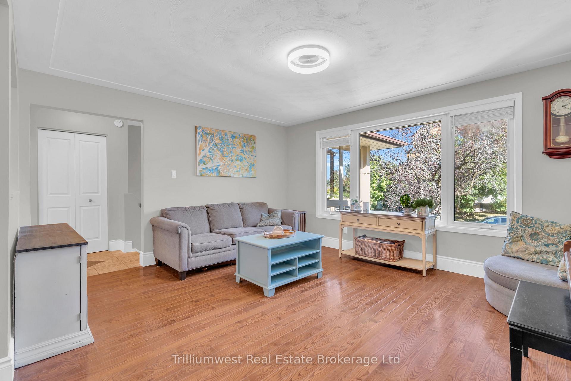 Photo 11 of 3 Blueridge Court, Guelph, Willow West/Sugarbush/West Acres — HOMEH