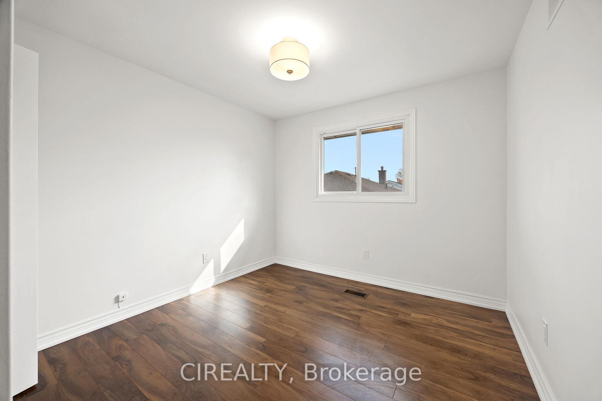 Photo 12 of 142 Norrie Avenue, Hamilton, Balfour — HOMEH