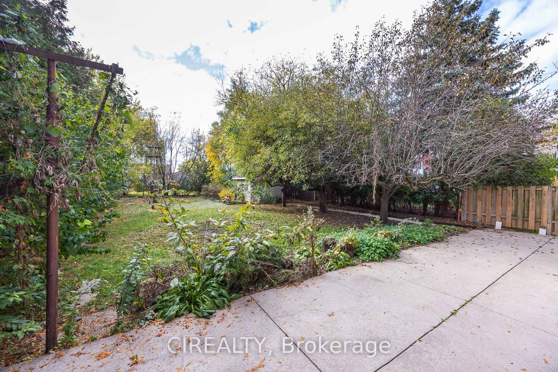 Photo 33 of 142 Norrie Avenue, Hamilton, Balfour — HOMEH