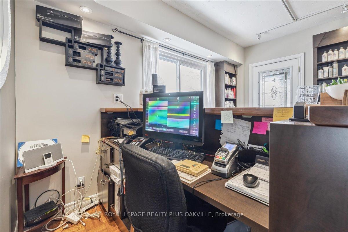 Photo 11 of 294 Dundas Street E, Hamilton, Waterdown — HOMEH