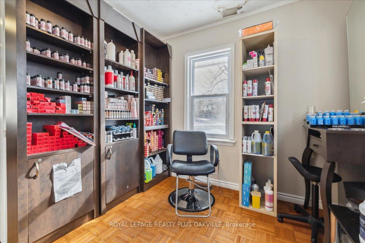 Photo 12 of 294 Dundas Street E, Hamilton, Waterdown — HOMEH