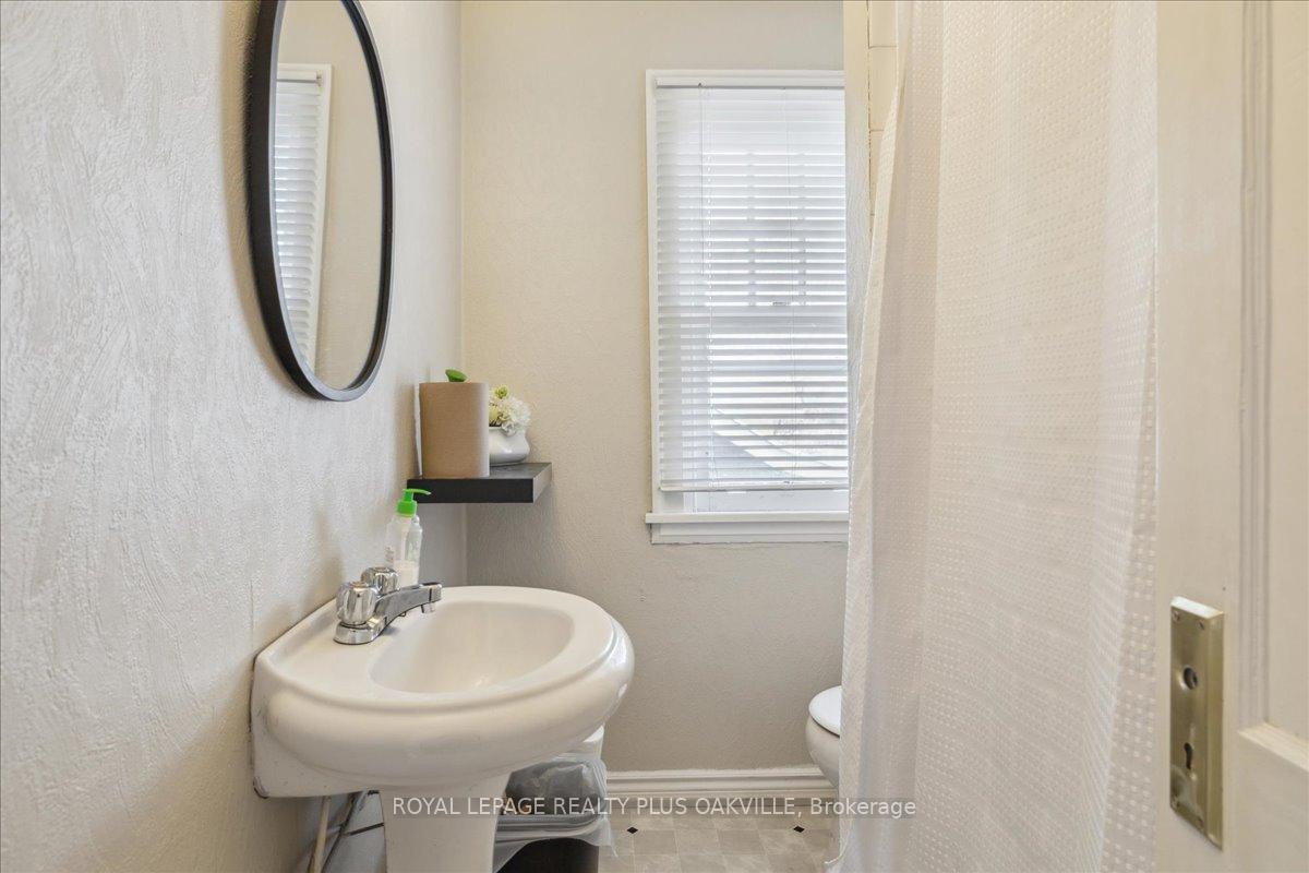 Photo 18 of 294 Dundas Street E, Hamilton, Waterdown — HOMEH