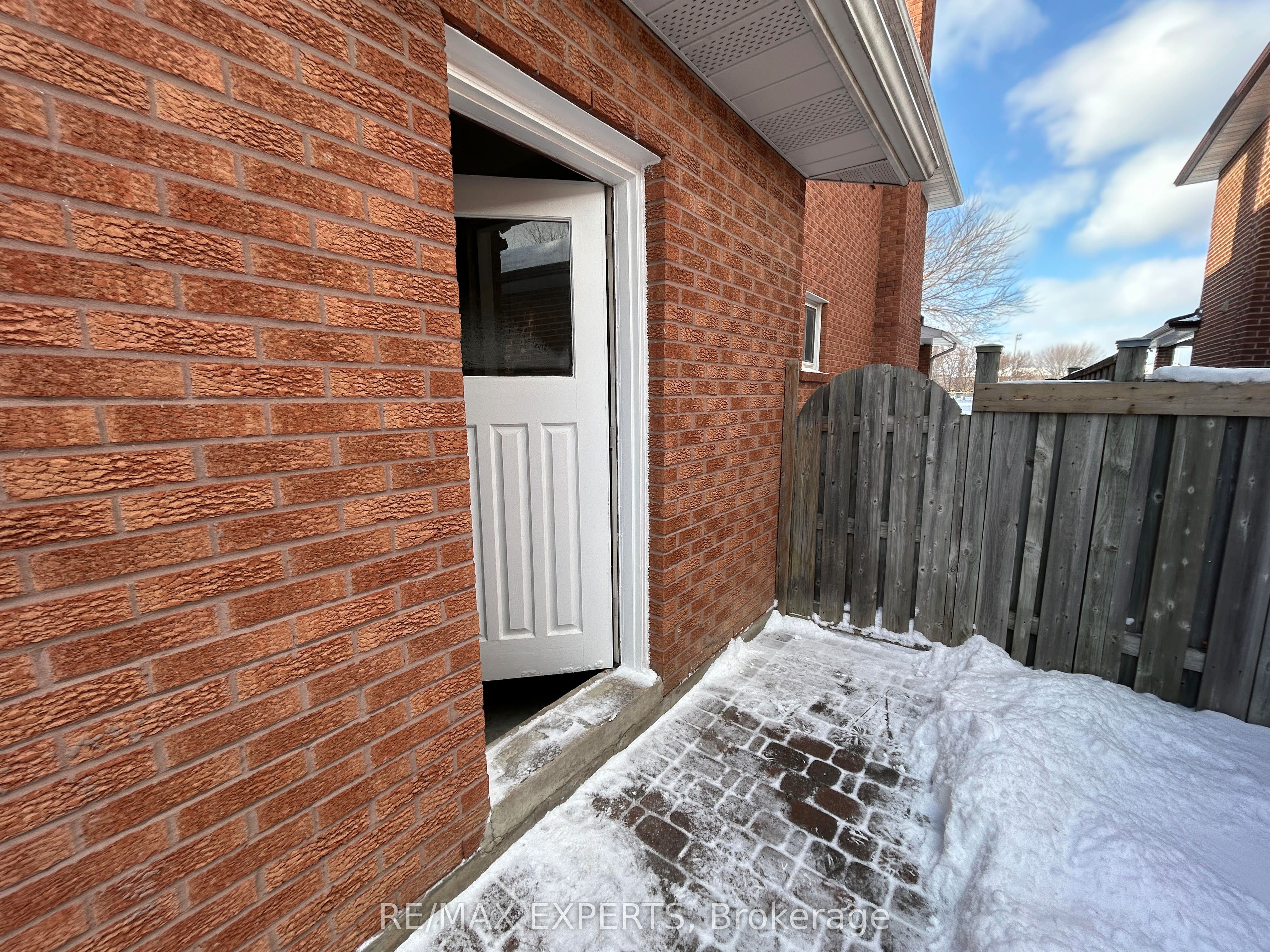 Photo 20 of Unit Lower, 206 Helen Street, Vaughan, East Woodbridge — HOMEH