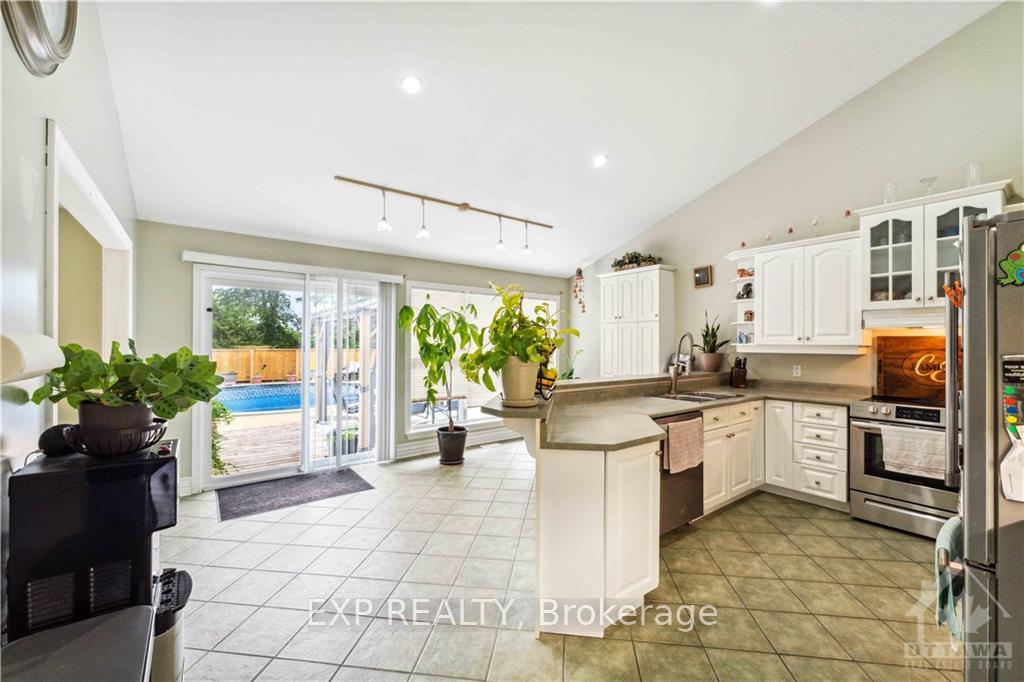 Photo 6 of 3288 Blanchfield Road, Ottawa, Osgoode Twp South of Reg Rd 6 — HOMEH