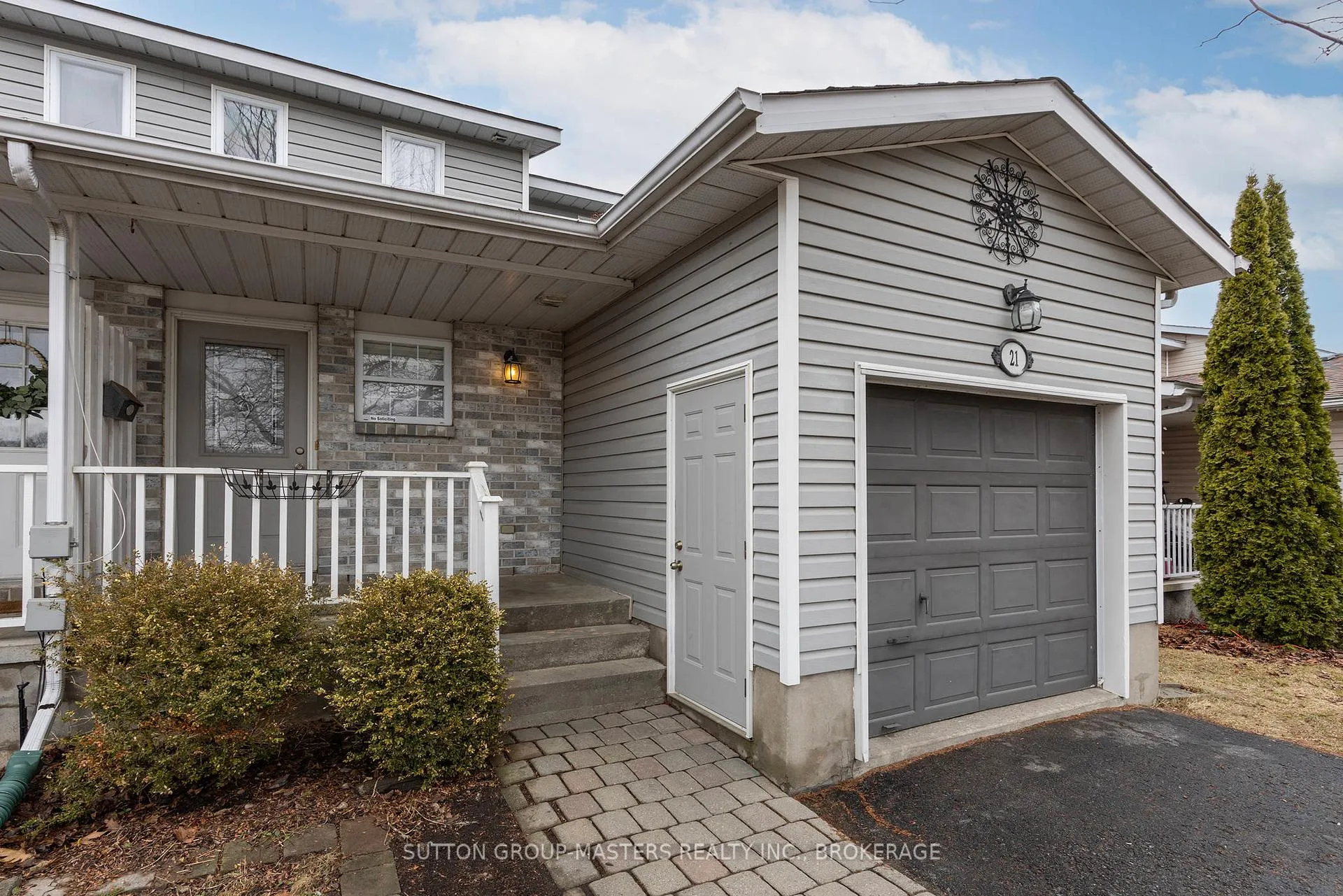 Photo 3 of 21 Speers Boulevard, Loyalist, Amherstview — HOMEH