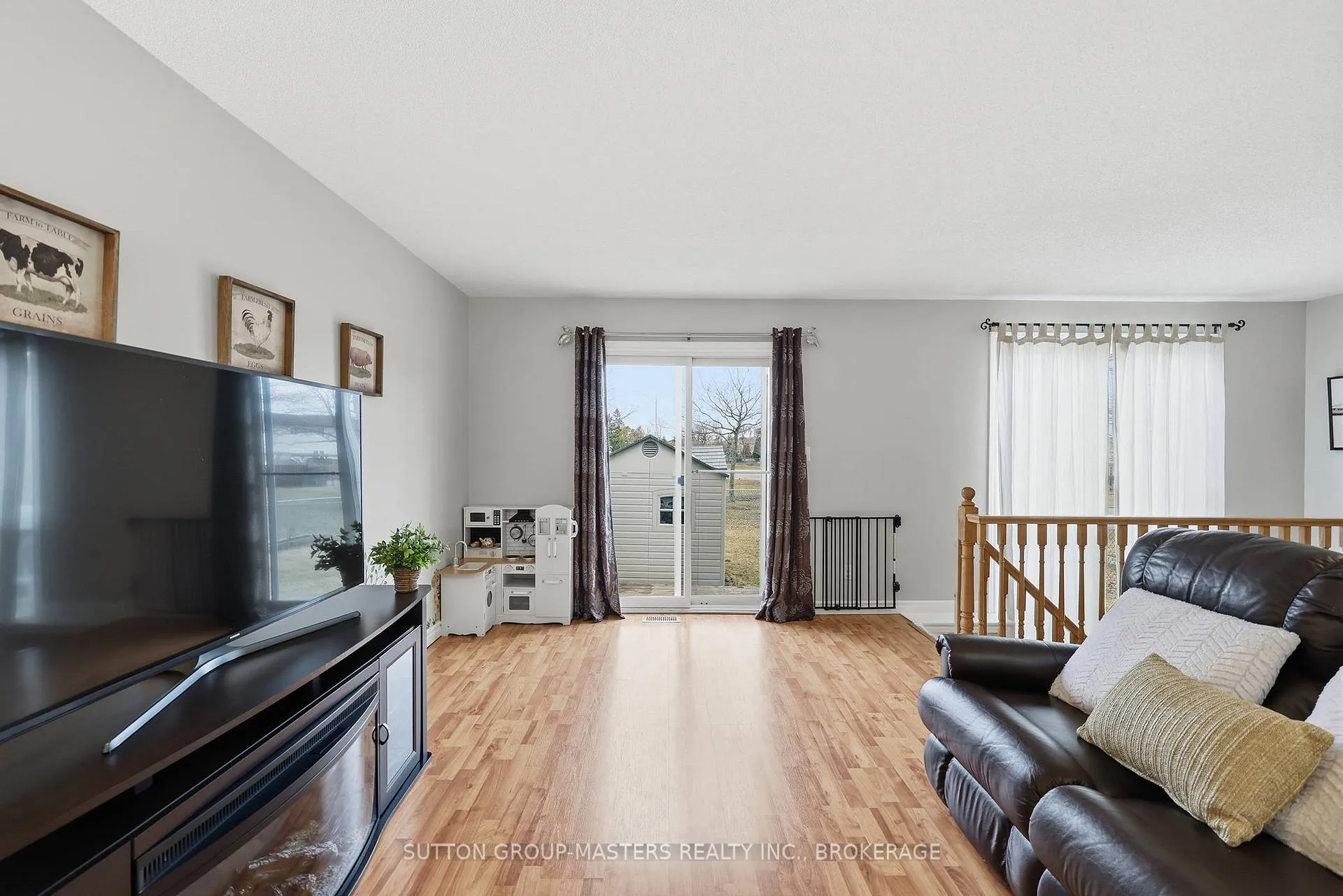 Photo 10 of 21 Speers Boulevard, Loyalist, Amherstview — HOMEH
